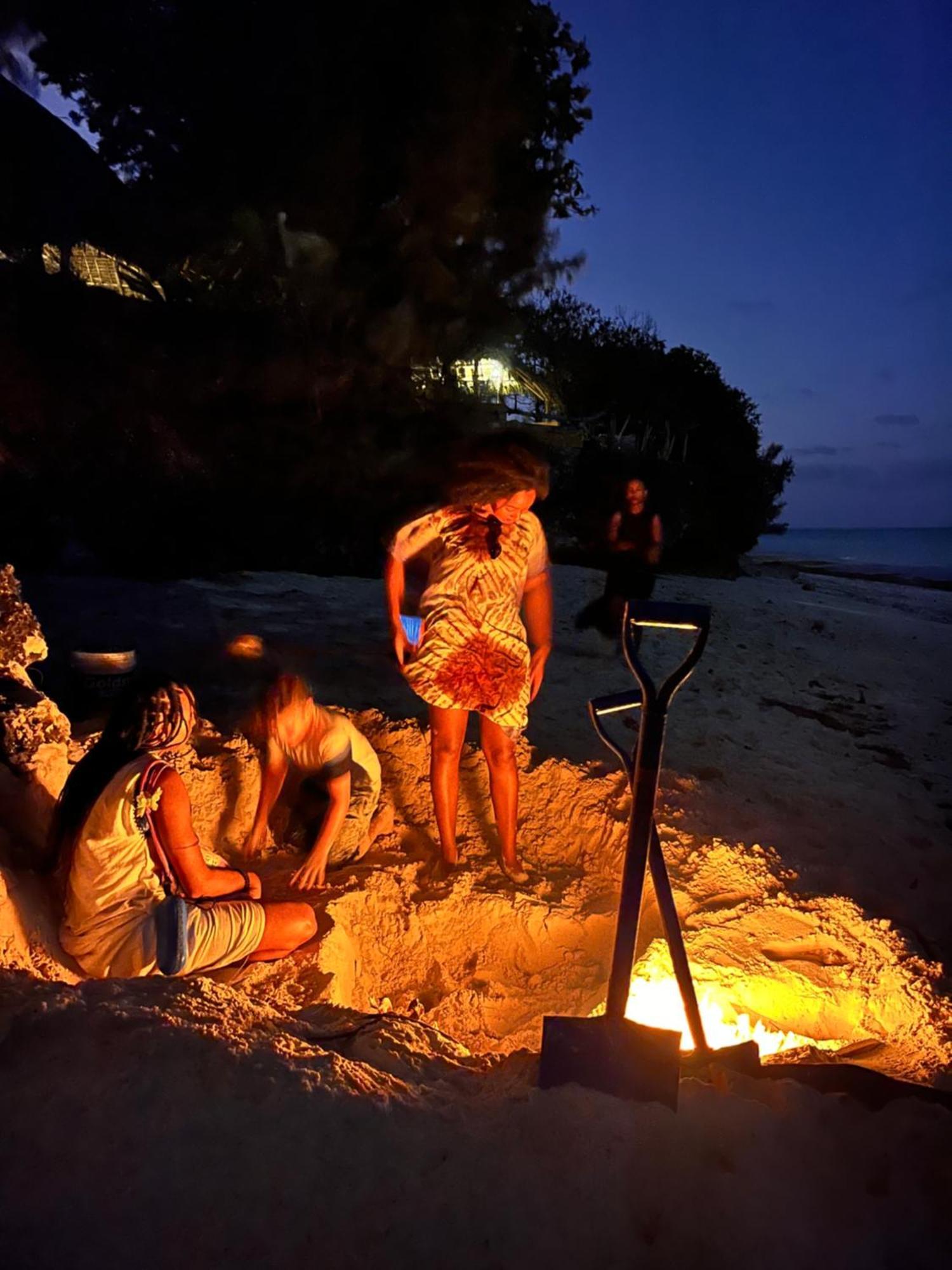 Sazani And Tidal Lounge Lodge