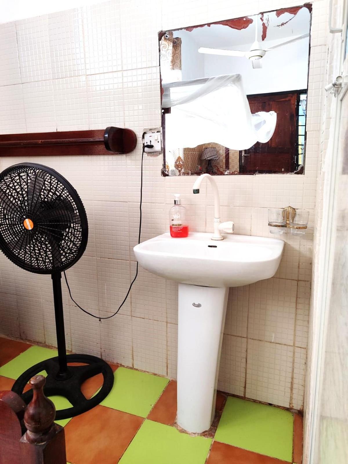 Guest house Homeland Swahili Backpacker Budget *