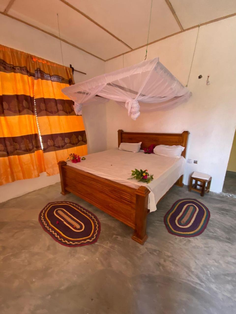 Bed & Breakfast Bwejuu Garden View *