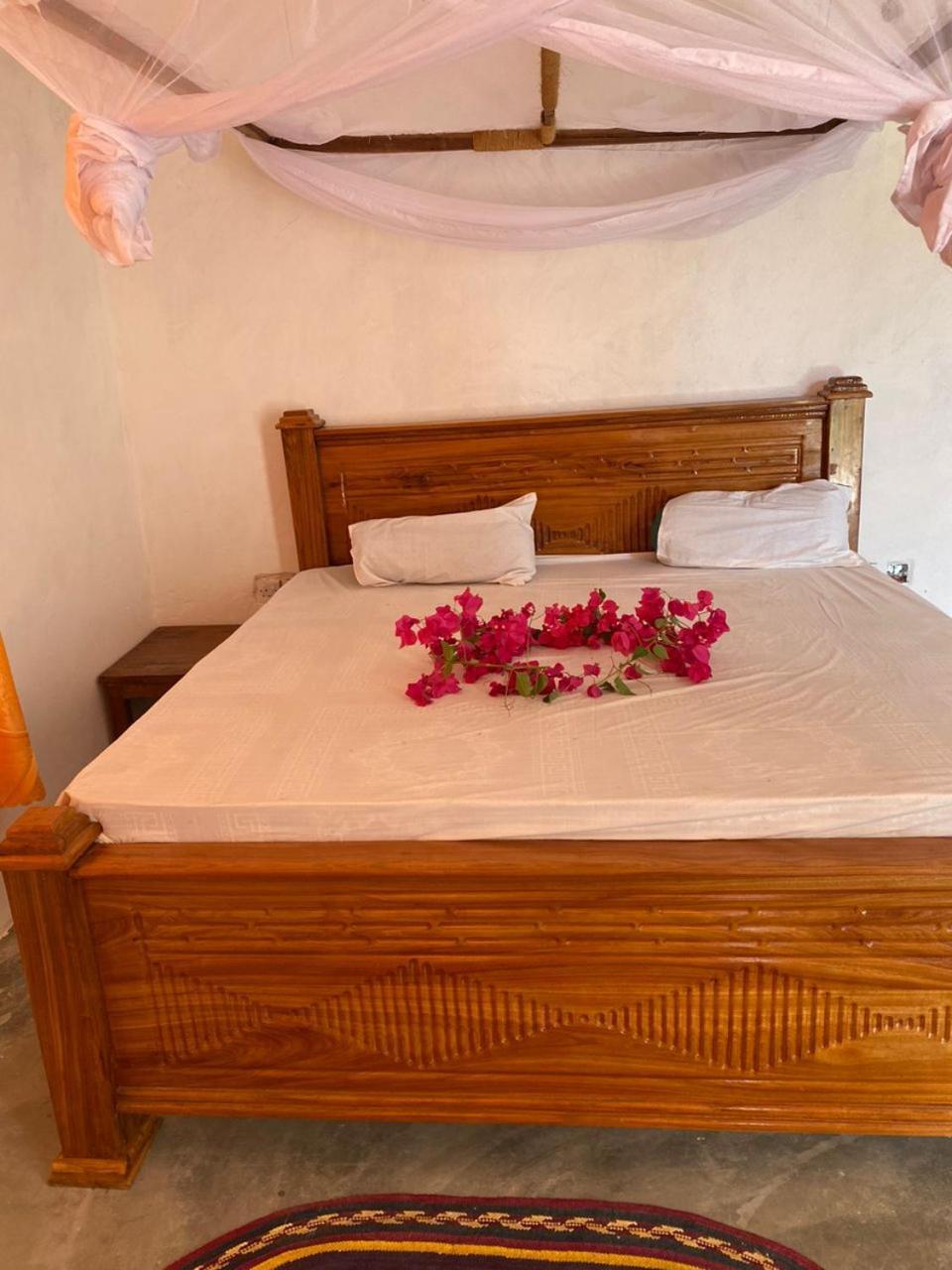 Bed & Breakfast Bwejuu Garden View *