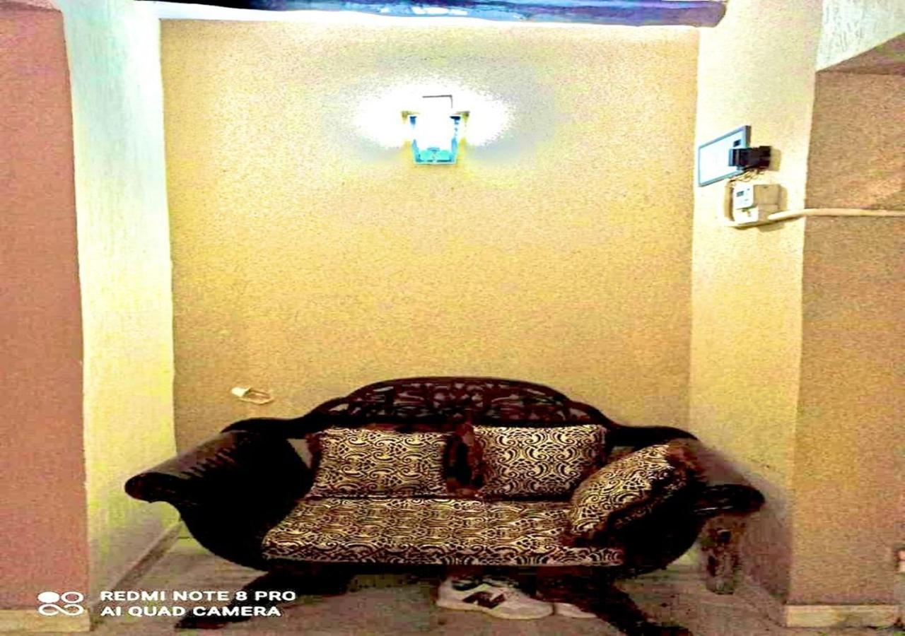 Tausi House And *