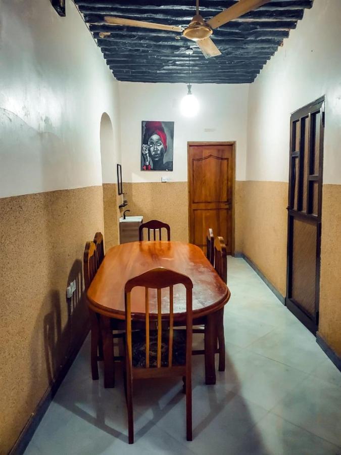Tausi House And * Zanzibar