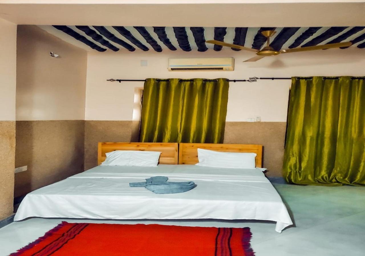 Apartment Tausi House And