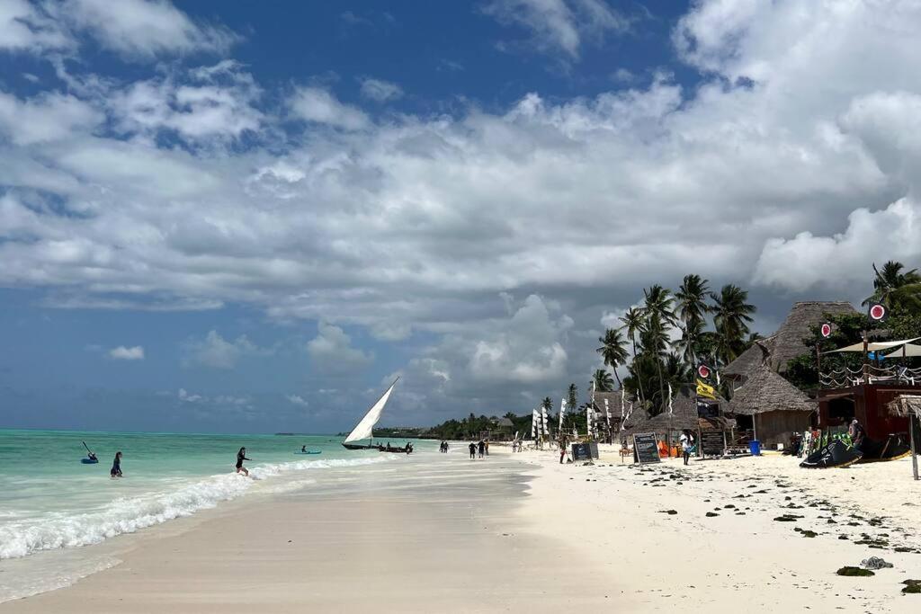Stylish 2 Bedroom - 1 Min Walk To The Indian Ocean * Umbuji
