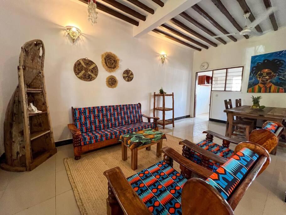 Apartment Stylish 2 Bedroom - 1 Min Walk To The Indian Ocean *