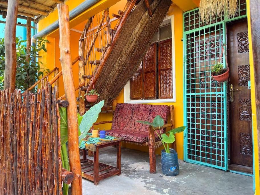 Stylish 2 Bedroom - 1 Min Walk To The Indian Ocean Apartment