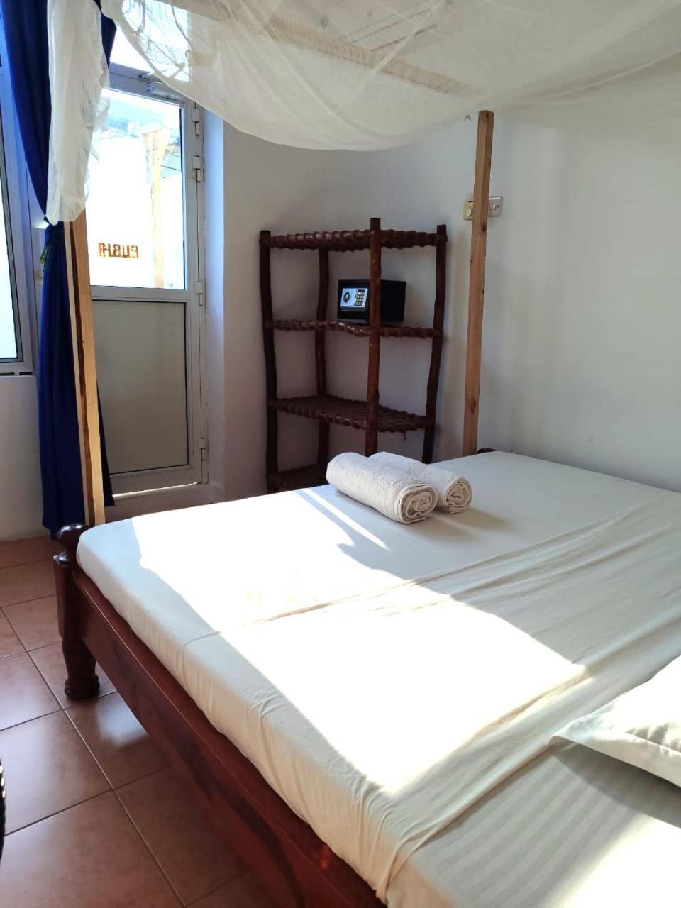 Homeland Swahili Backpacker Budget Guest house Nungwi