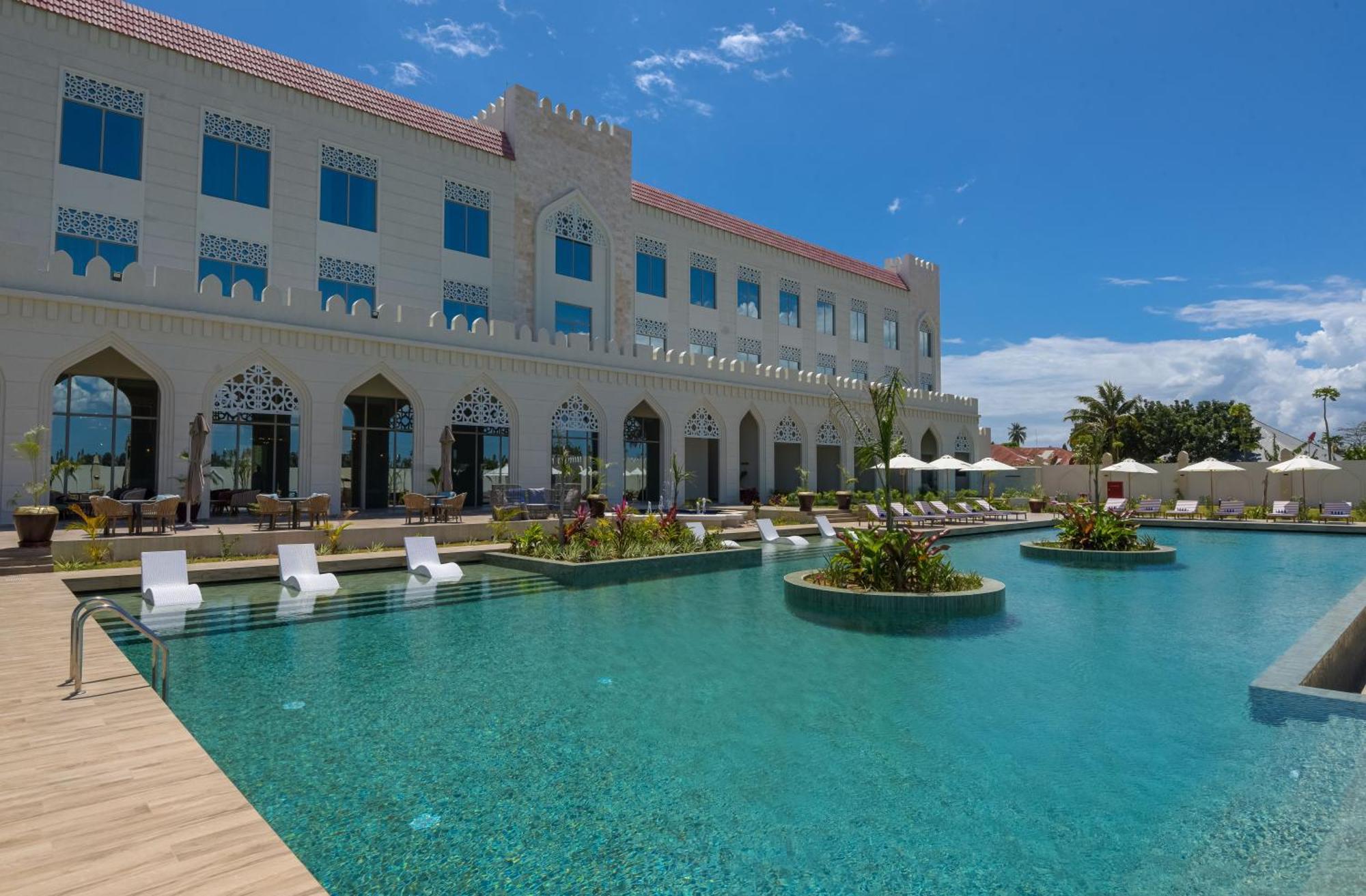 Golden Tulip Airport & Hotel