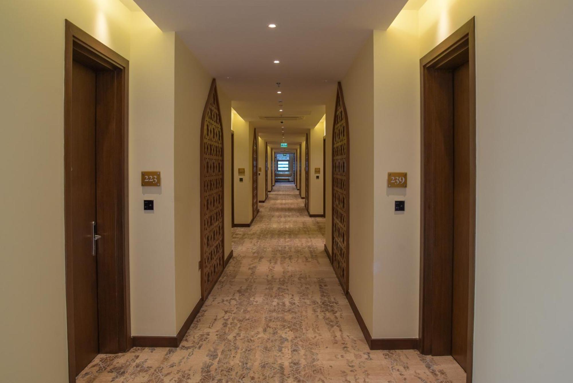 Golden Tulip Airport & Hotel 4*