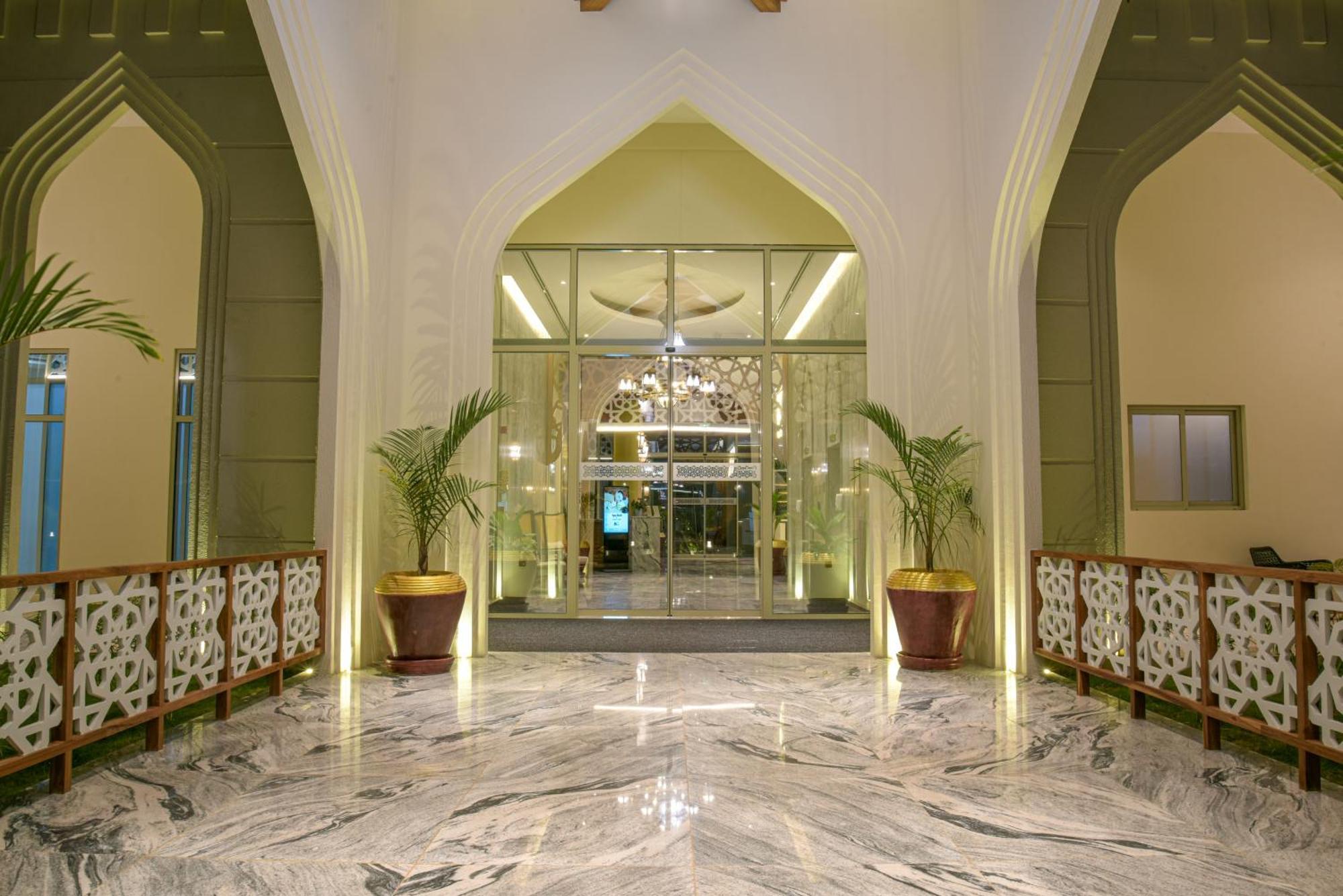 Golden Tulip Airport & 4* Zanzibar