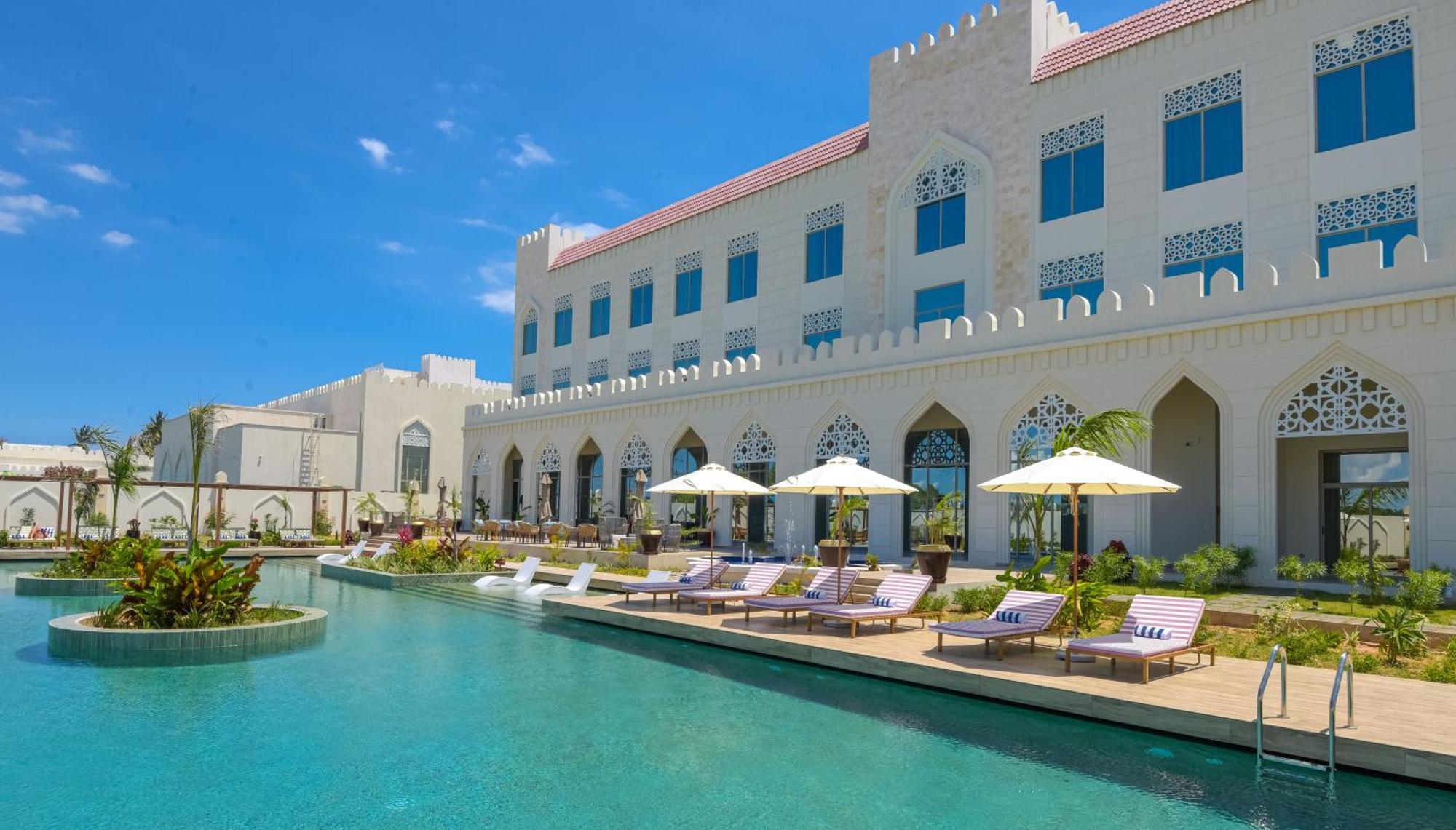 Hotel Golden Tulip Airport &