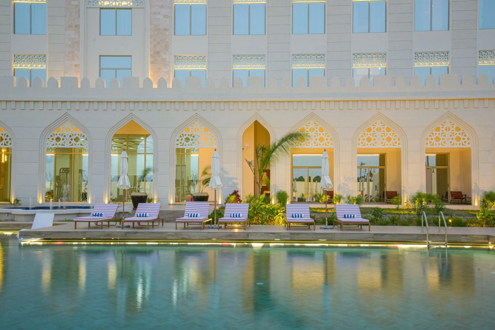 Golden Tulip Airport & Hotel