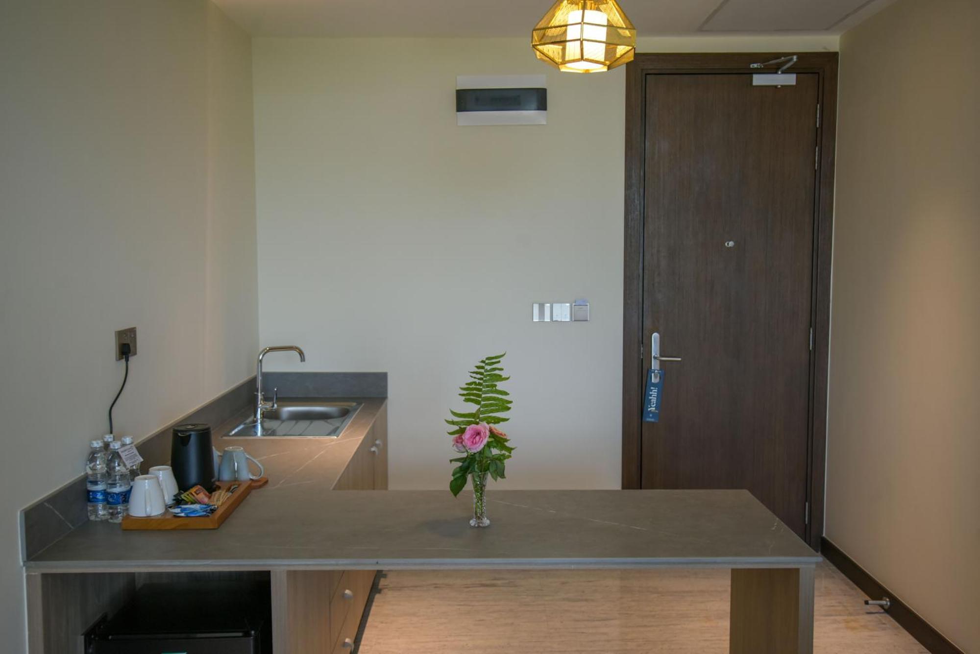 Golden Tulip Airport & 4* Zanzibar