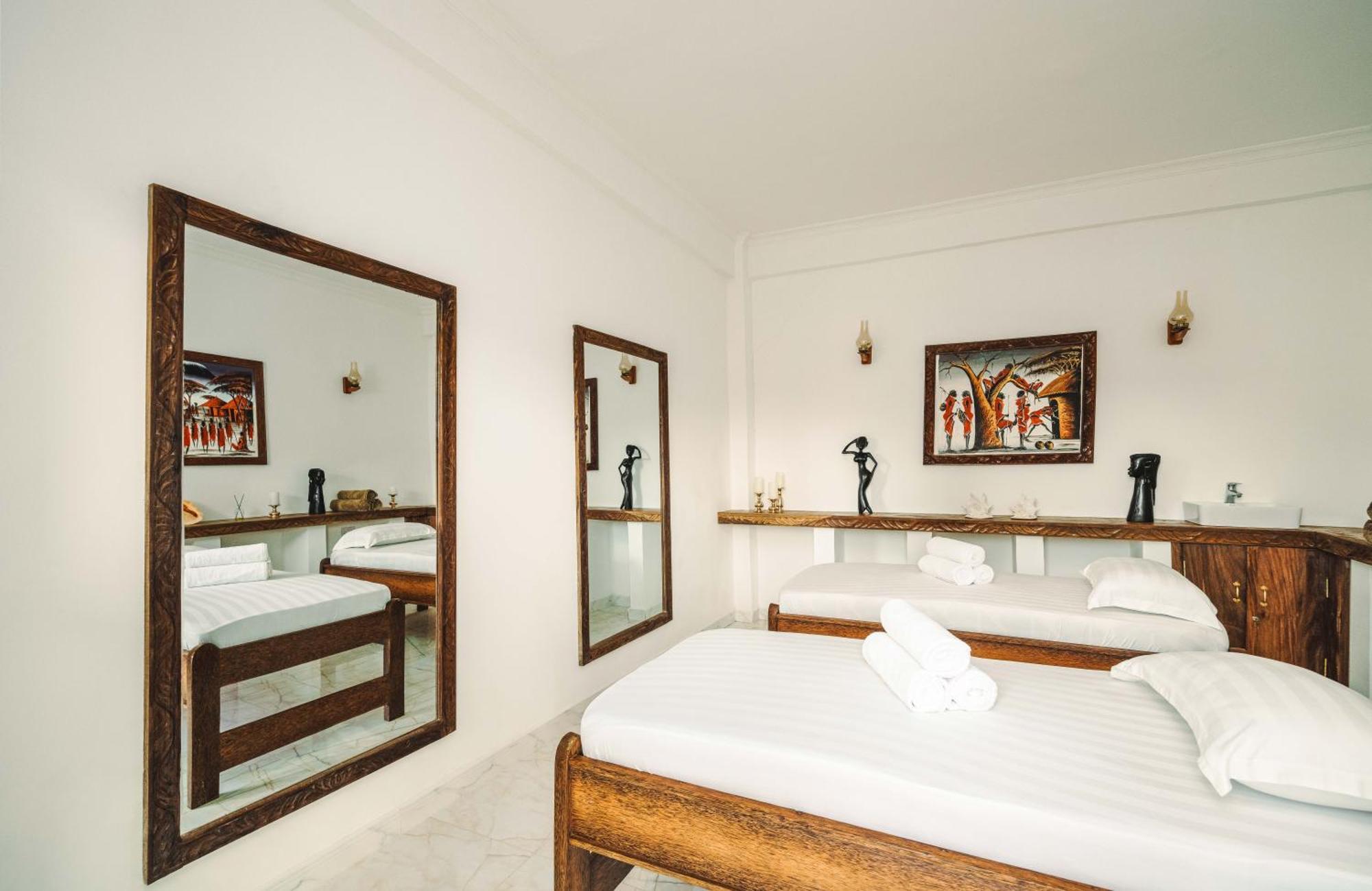Hotel Karibu