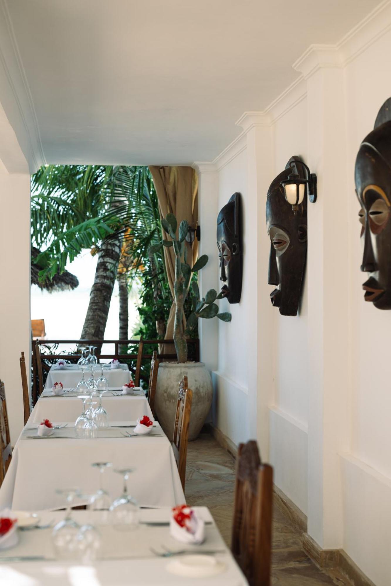 Hotel Karibu