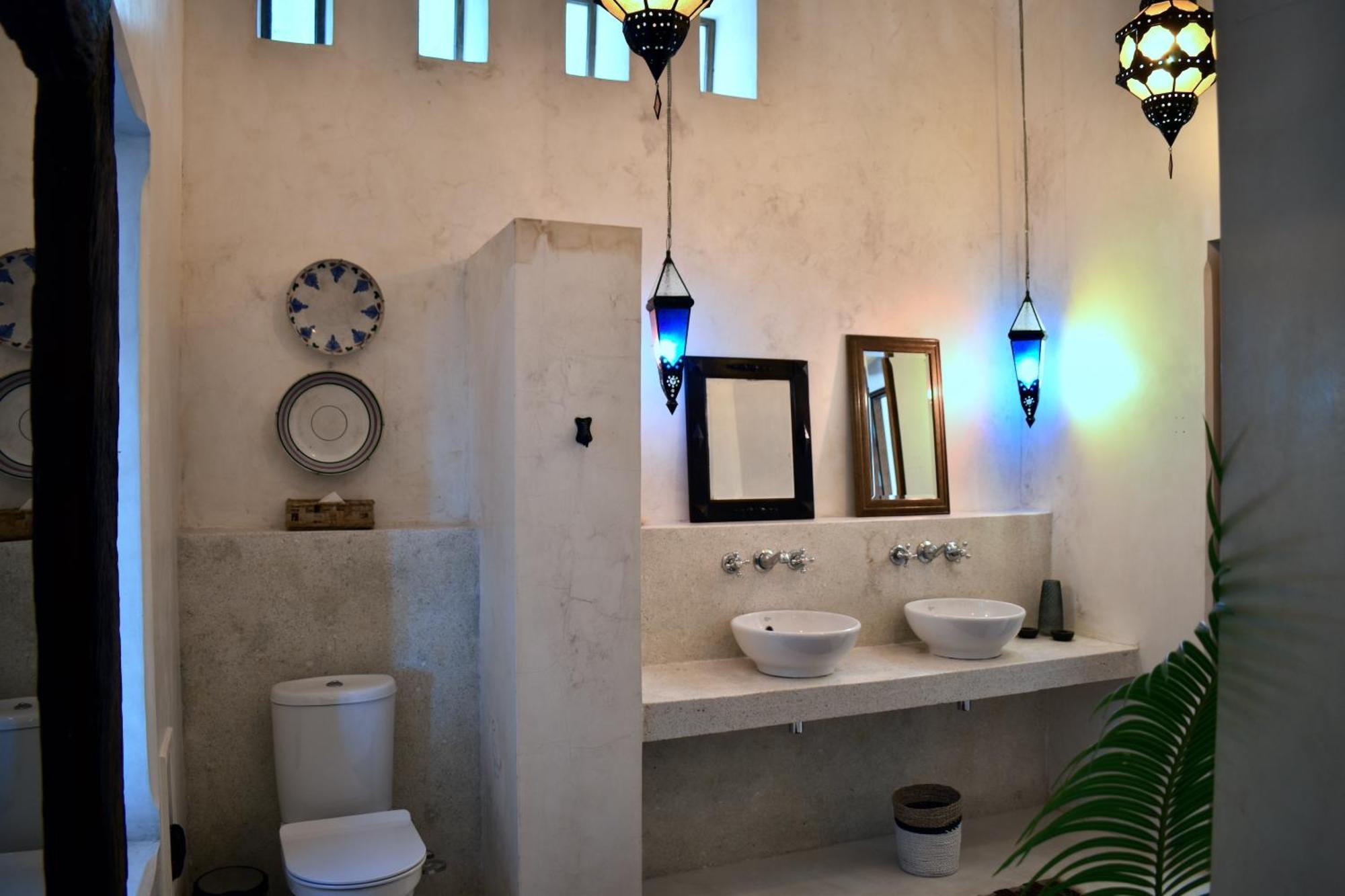 Qambani Luxury Michamvi Kae