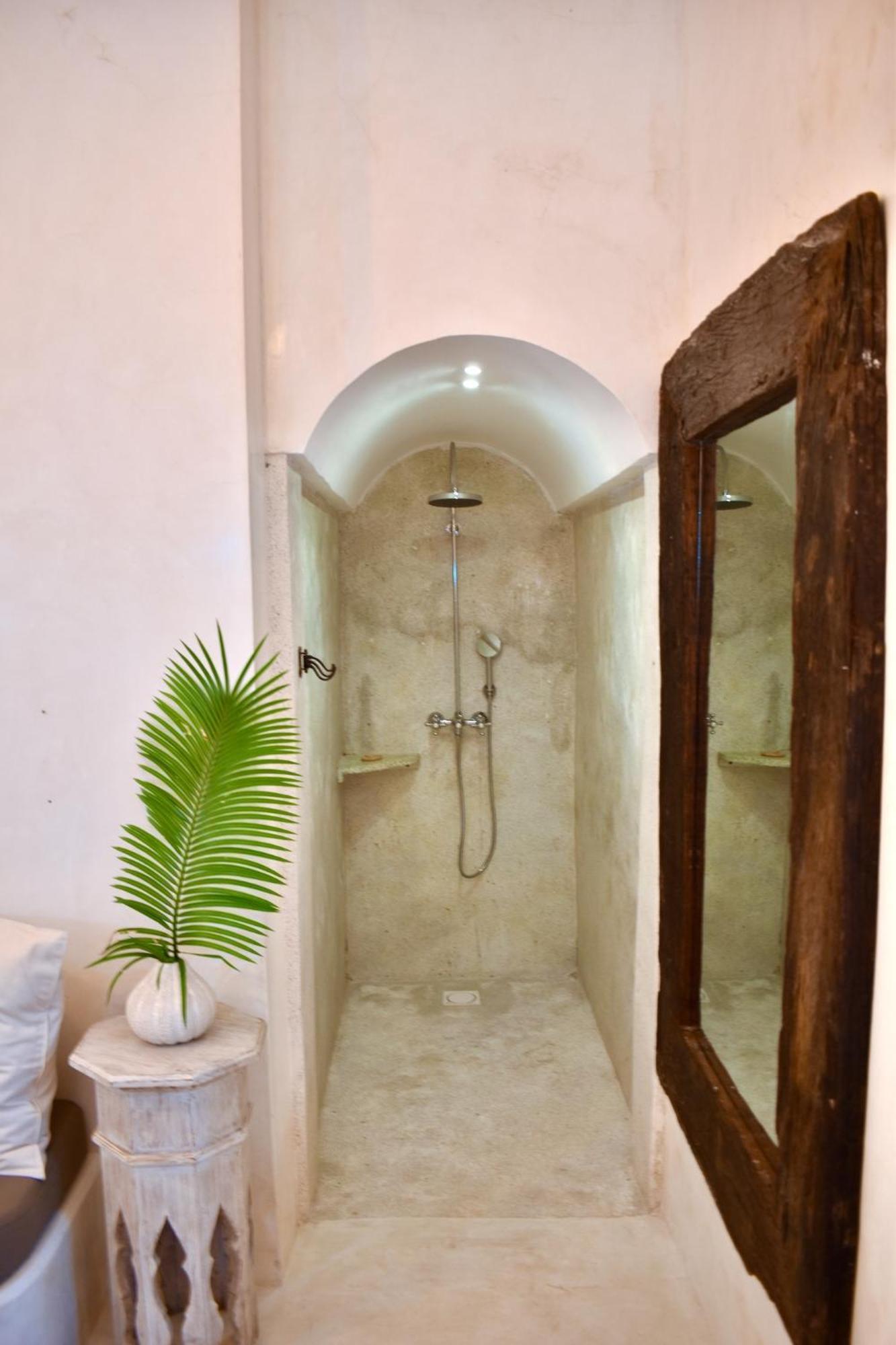 Hotel Qambani Luxury Michamvi Kae
