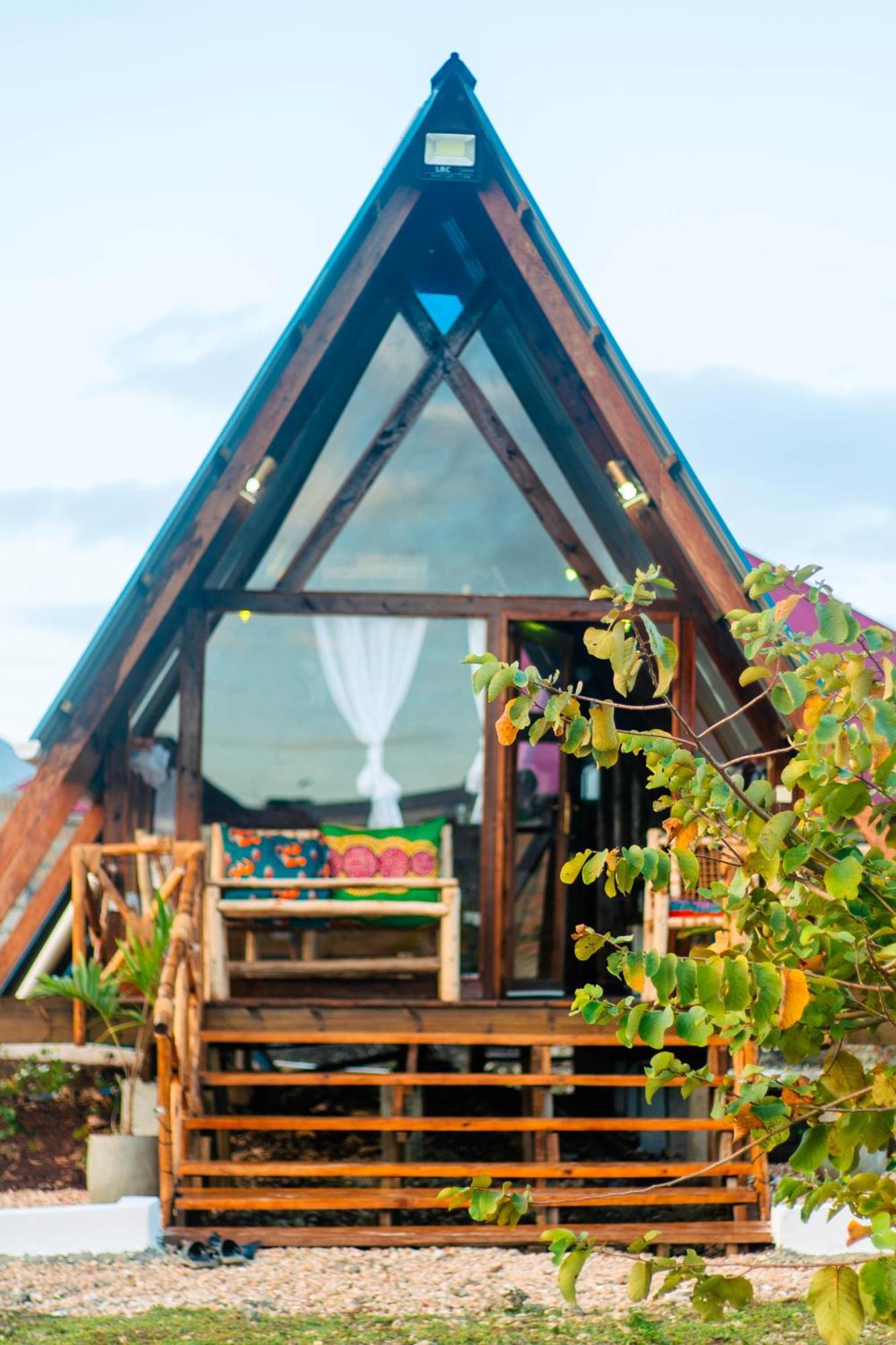 Eco-friendly A-frame 10min To