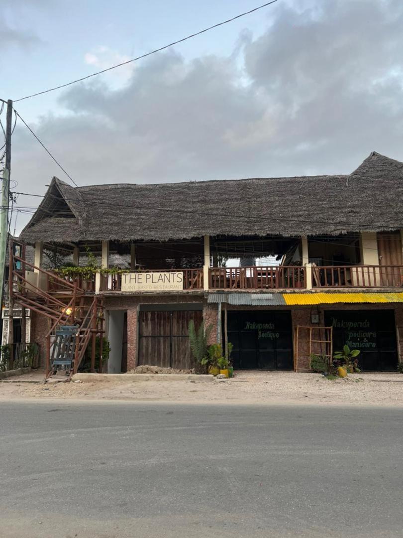Pole Pole House *