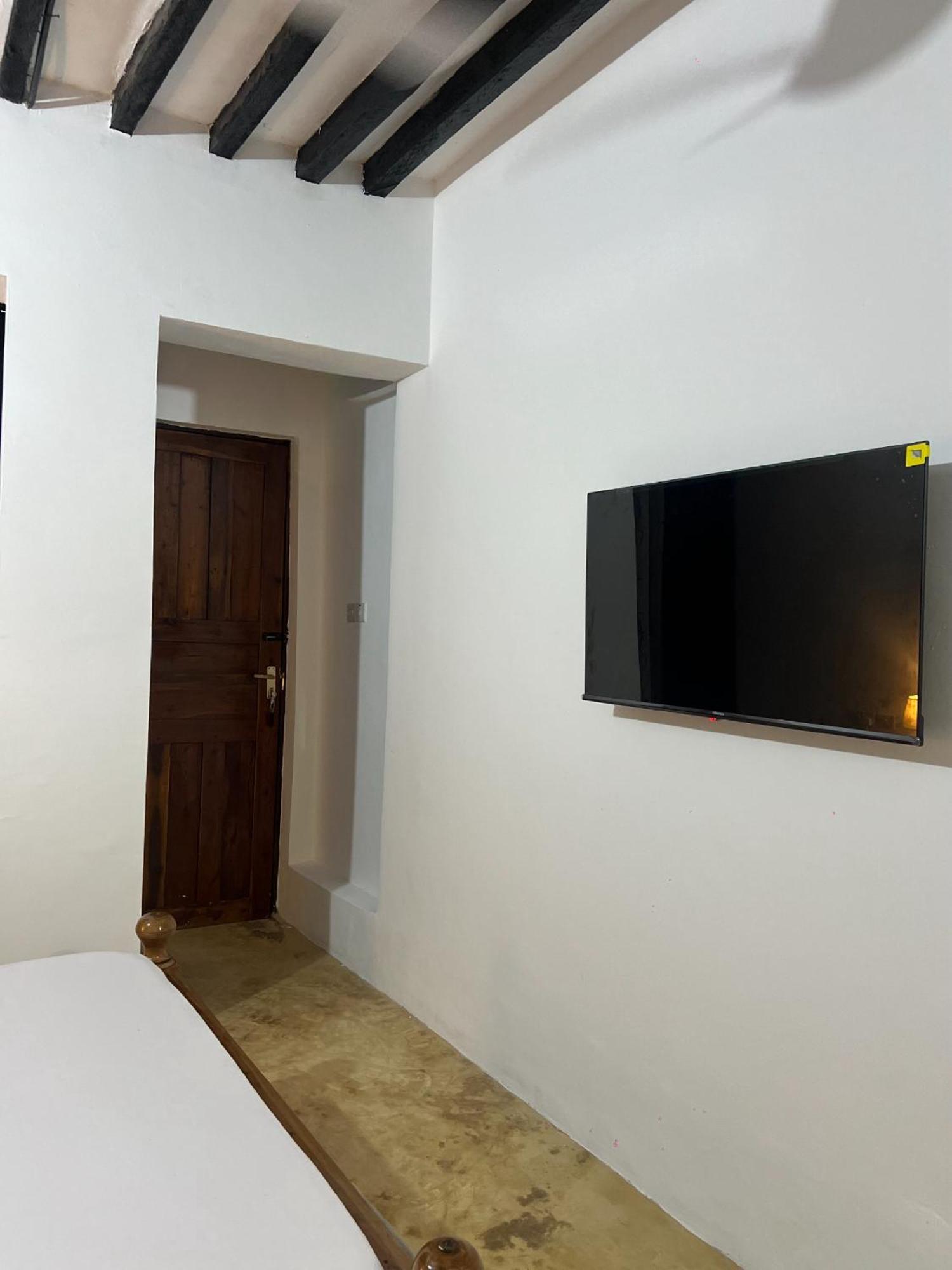 Pole Pole House Homestay