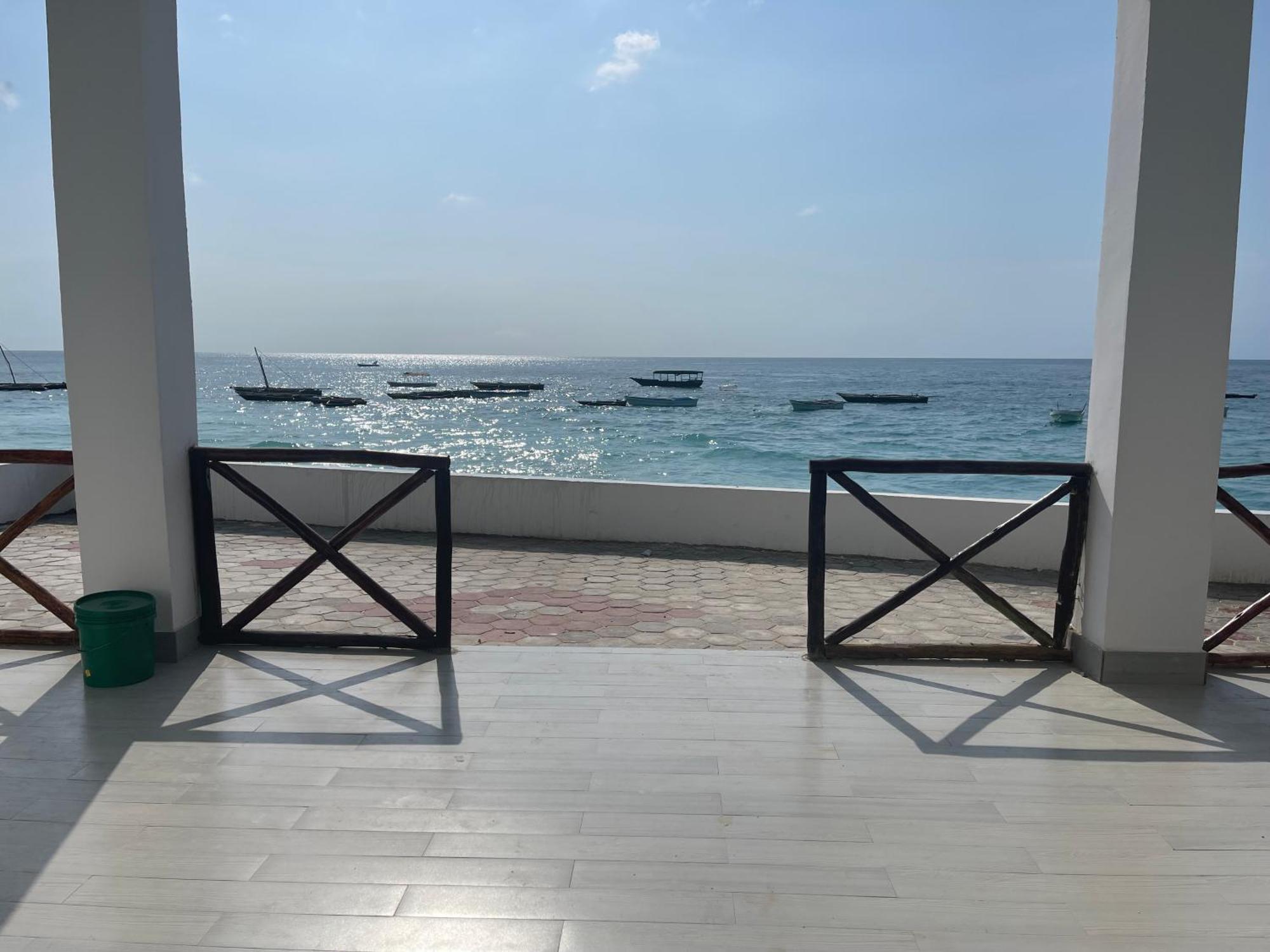 Amazing Zanzibar Beach Bed & Breakfast *