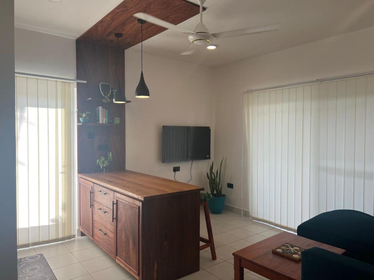 Apartment One Bedroom With Private Garden Dambani