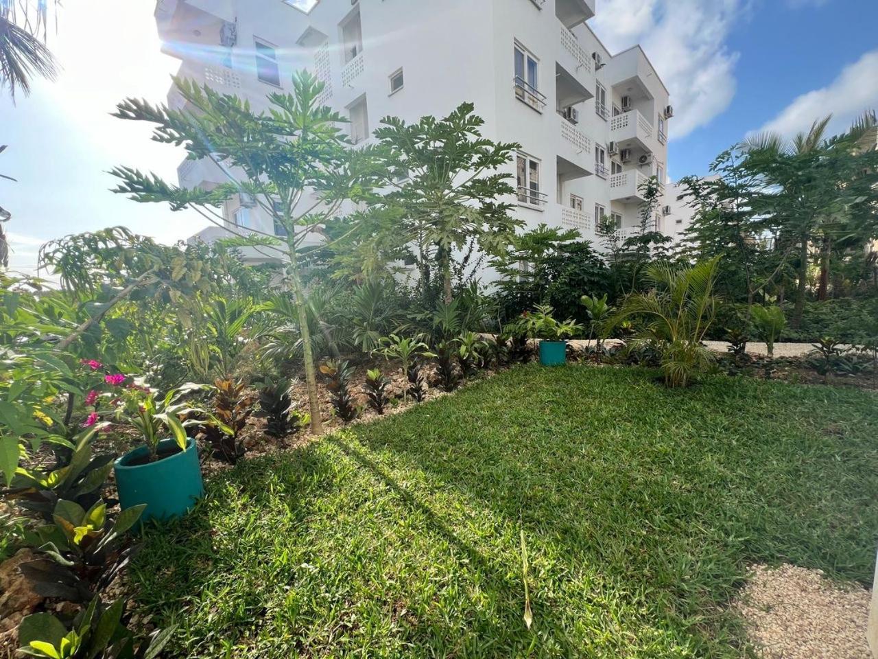 One Bedroom With Private Garden *