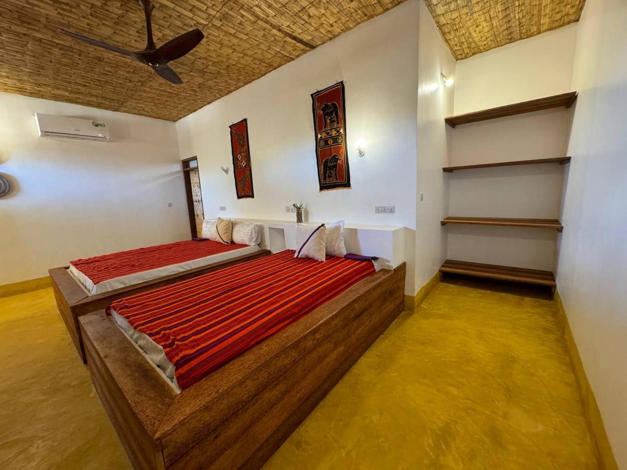 Shanti Cafe & Yoga Hotel *