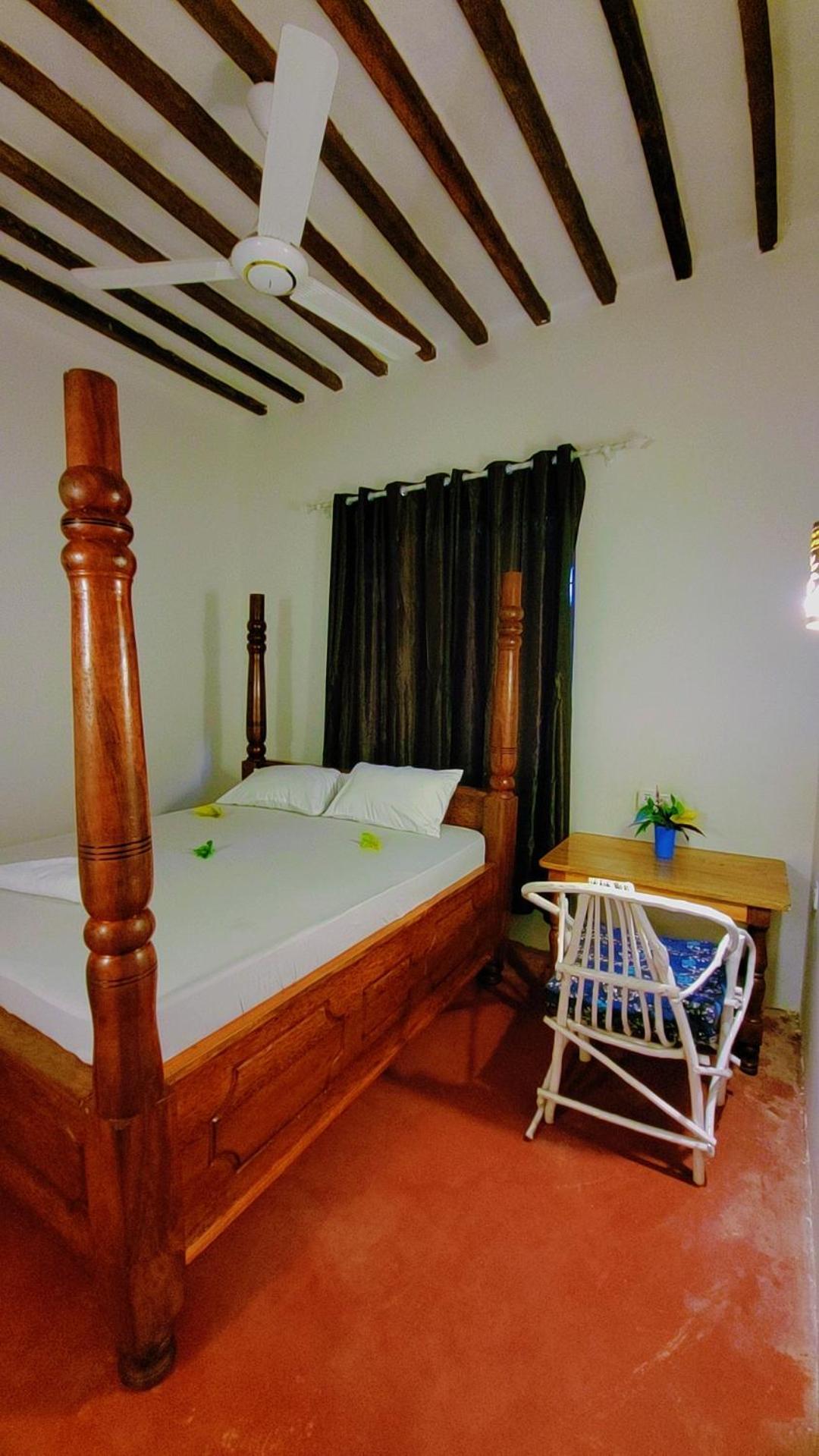 Kobwa House & Back Packers Apartment Nungwi