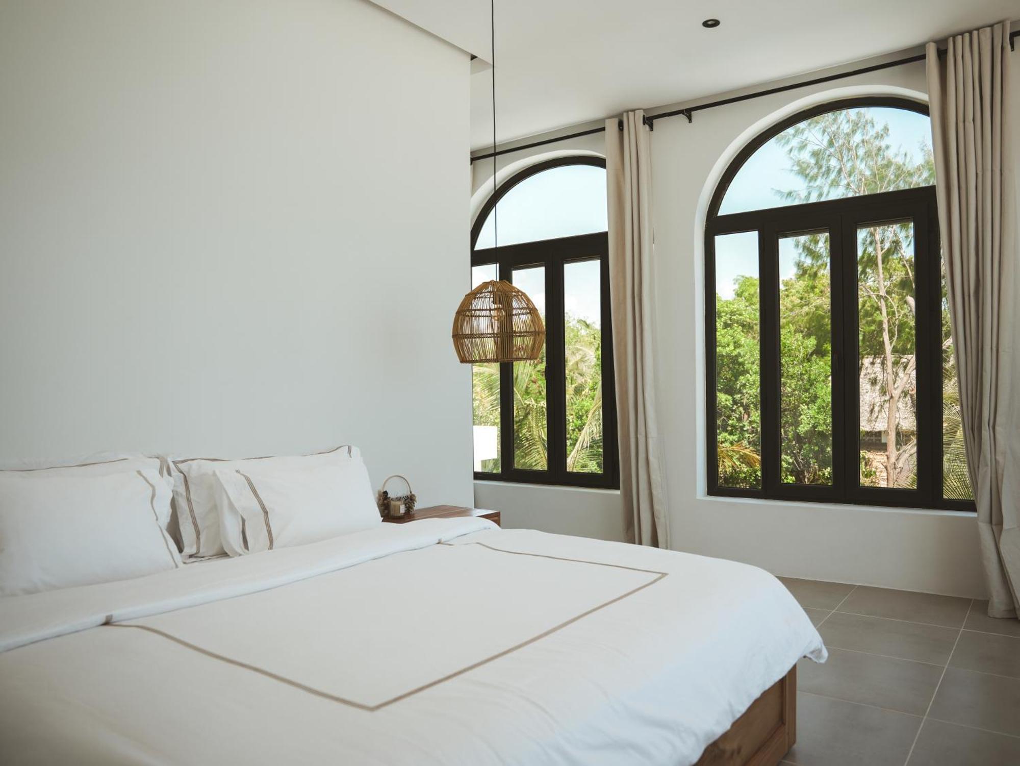 Julia - Luxury Ocean Views In Zanzibar Villa Kibigija