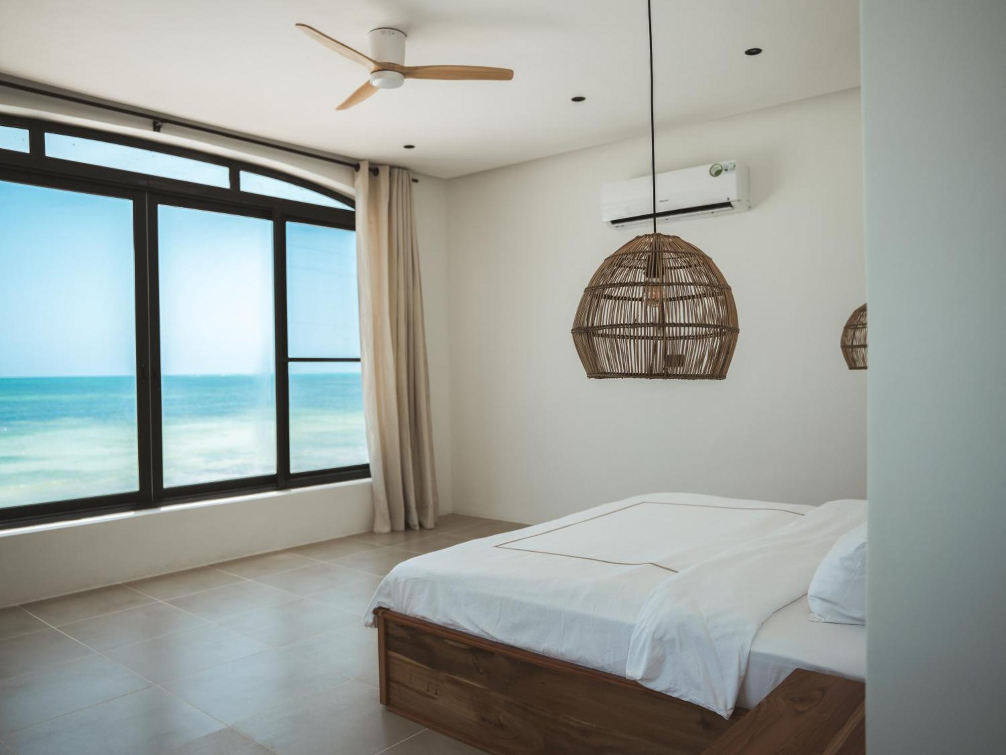 Julia - Luxury Ocean Views In Zanzibar *