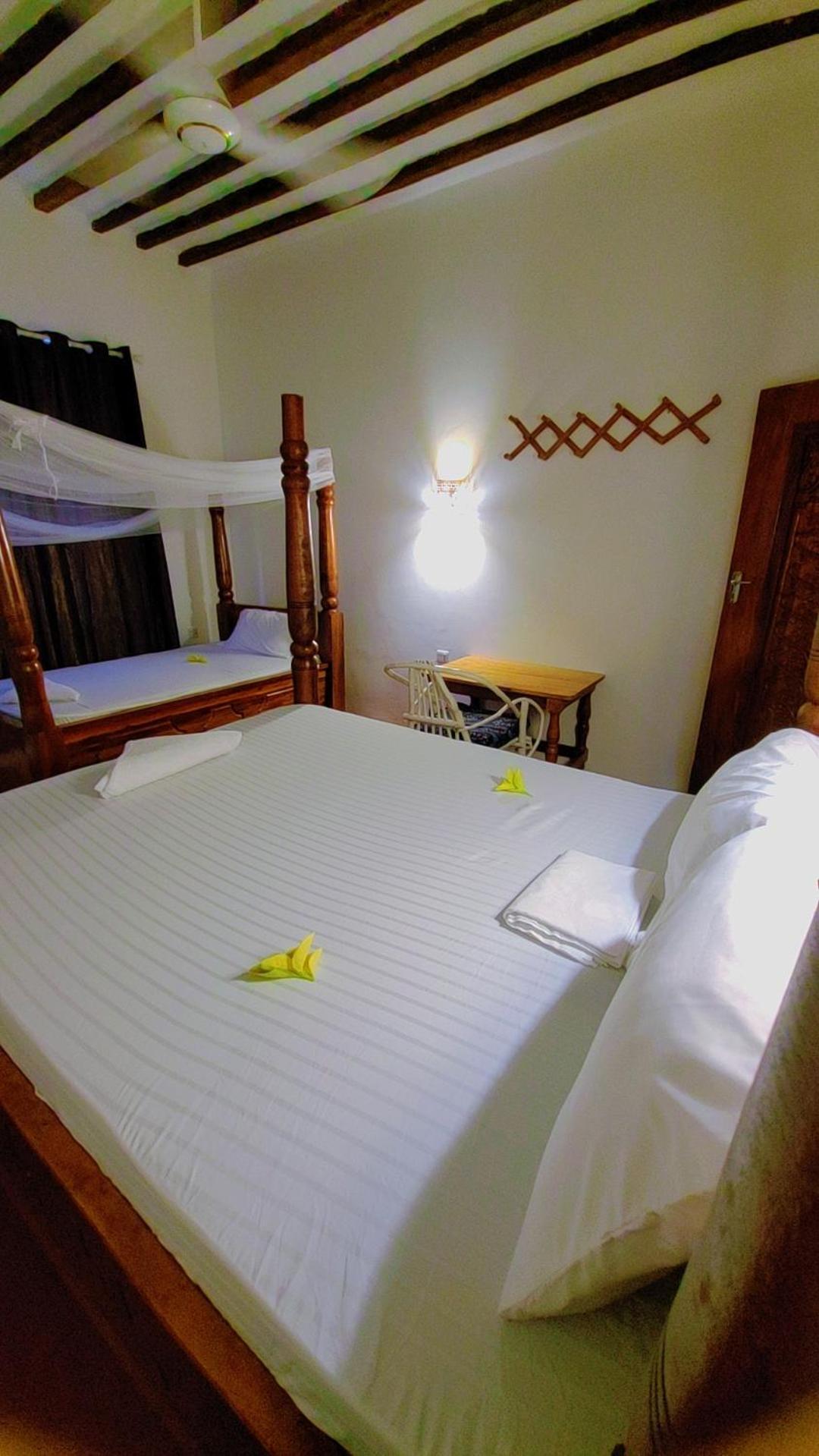 Kobwa House & Back Packers Apartment