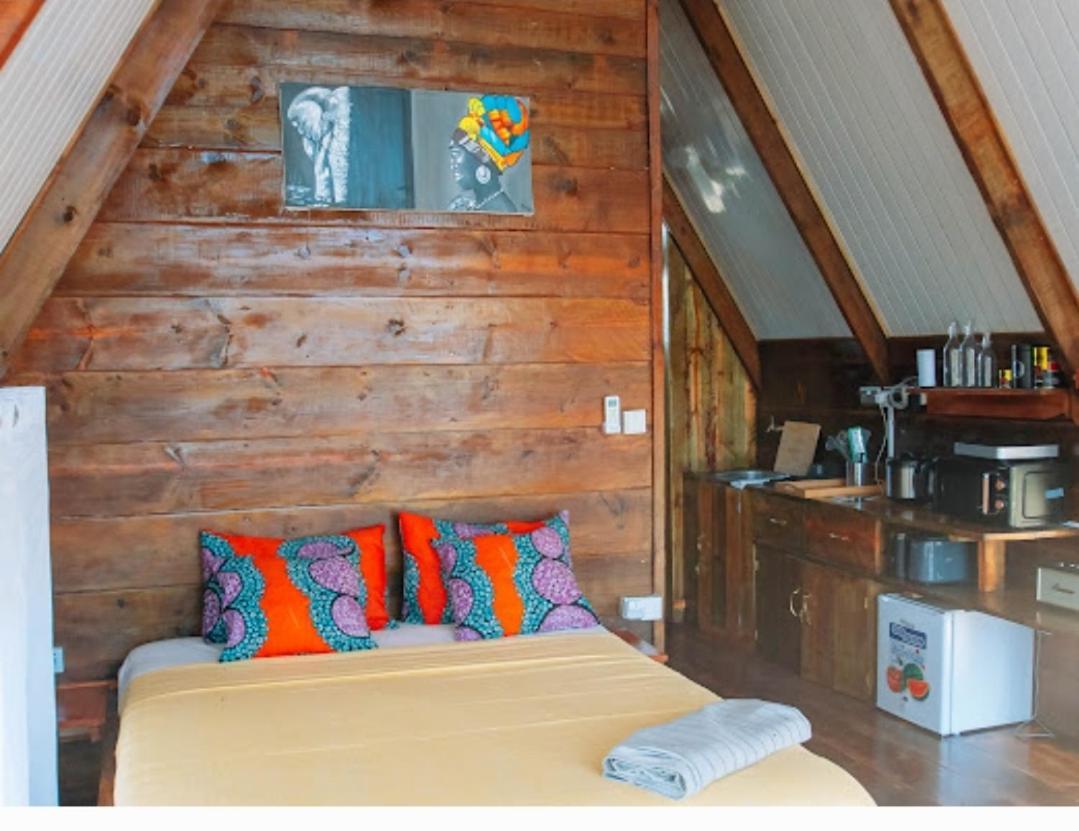 Eco-friendly A-frame 10min To Campsite *