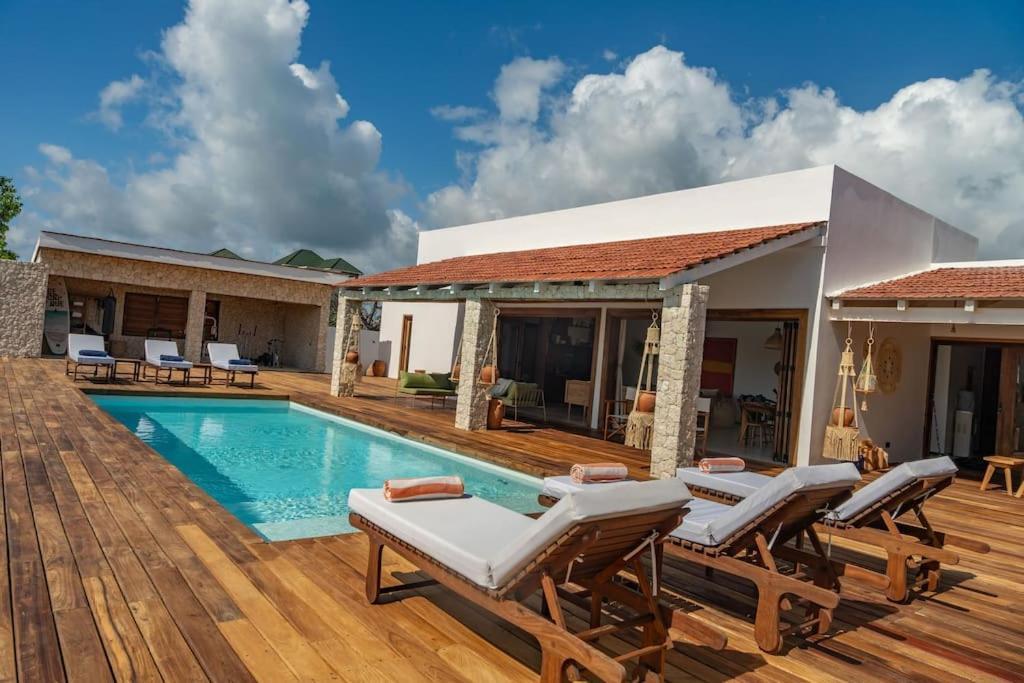 Pola Zanzibar Villa *