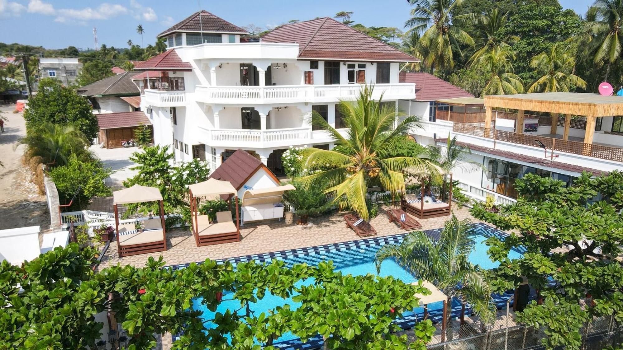 View Hotel 2*