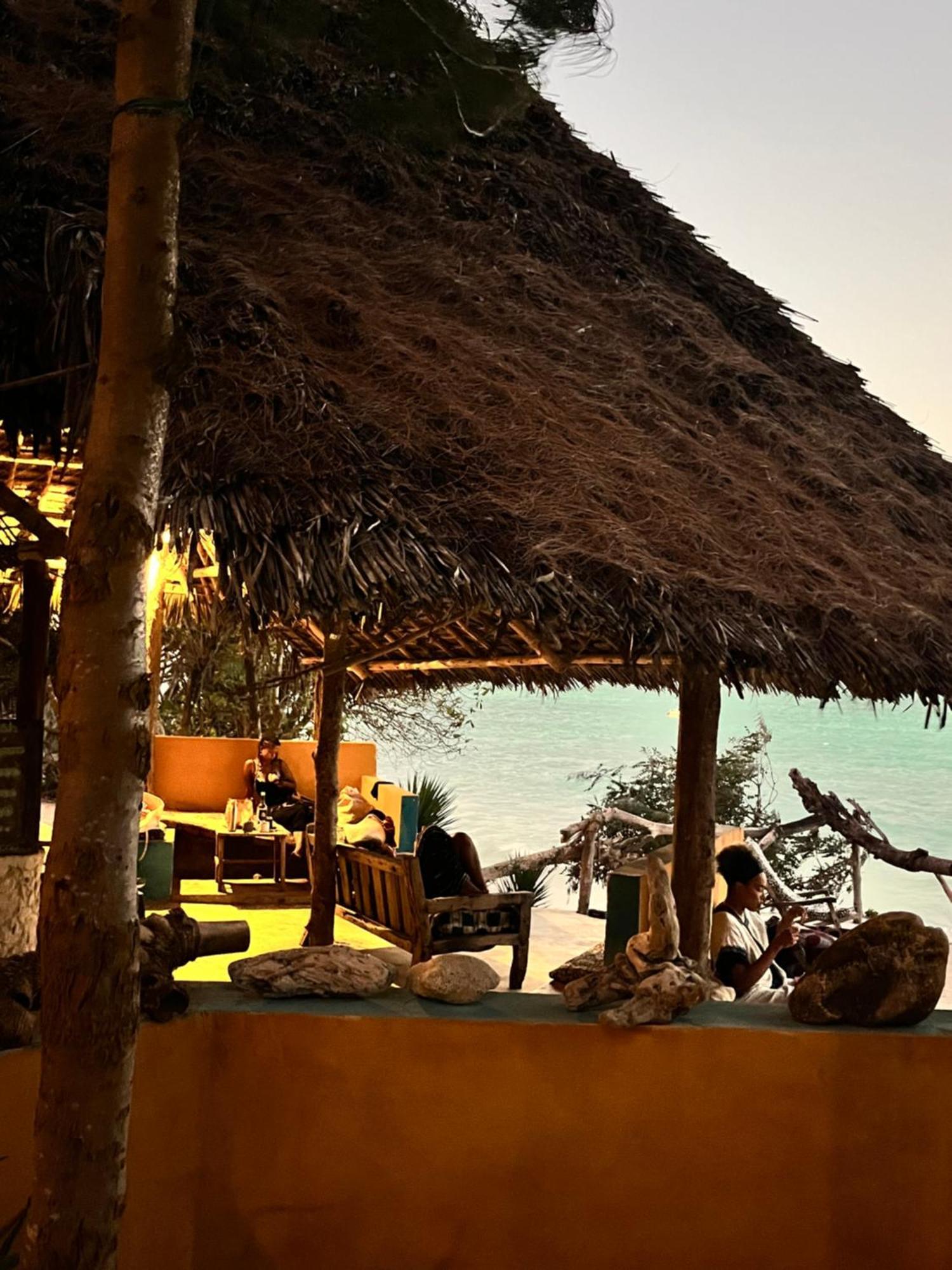 Lodge Sazani And Tidal Lounge