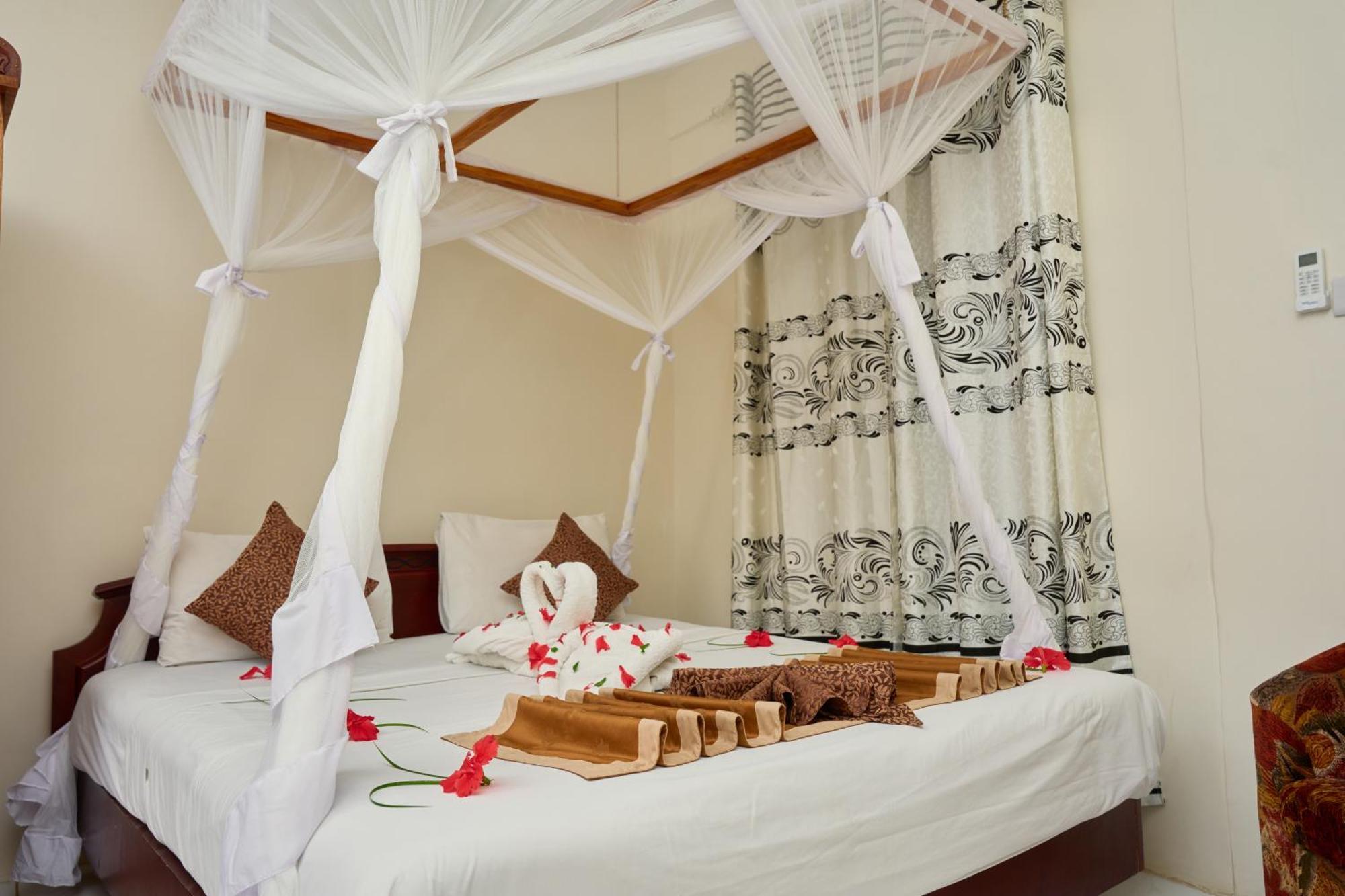 Safari Hotel