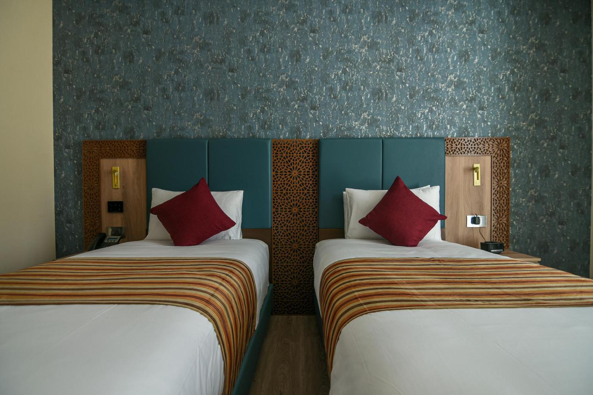 Hotel Golden Tulip Airport &