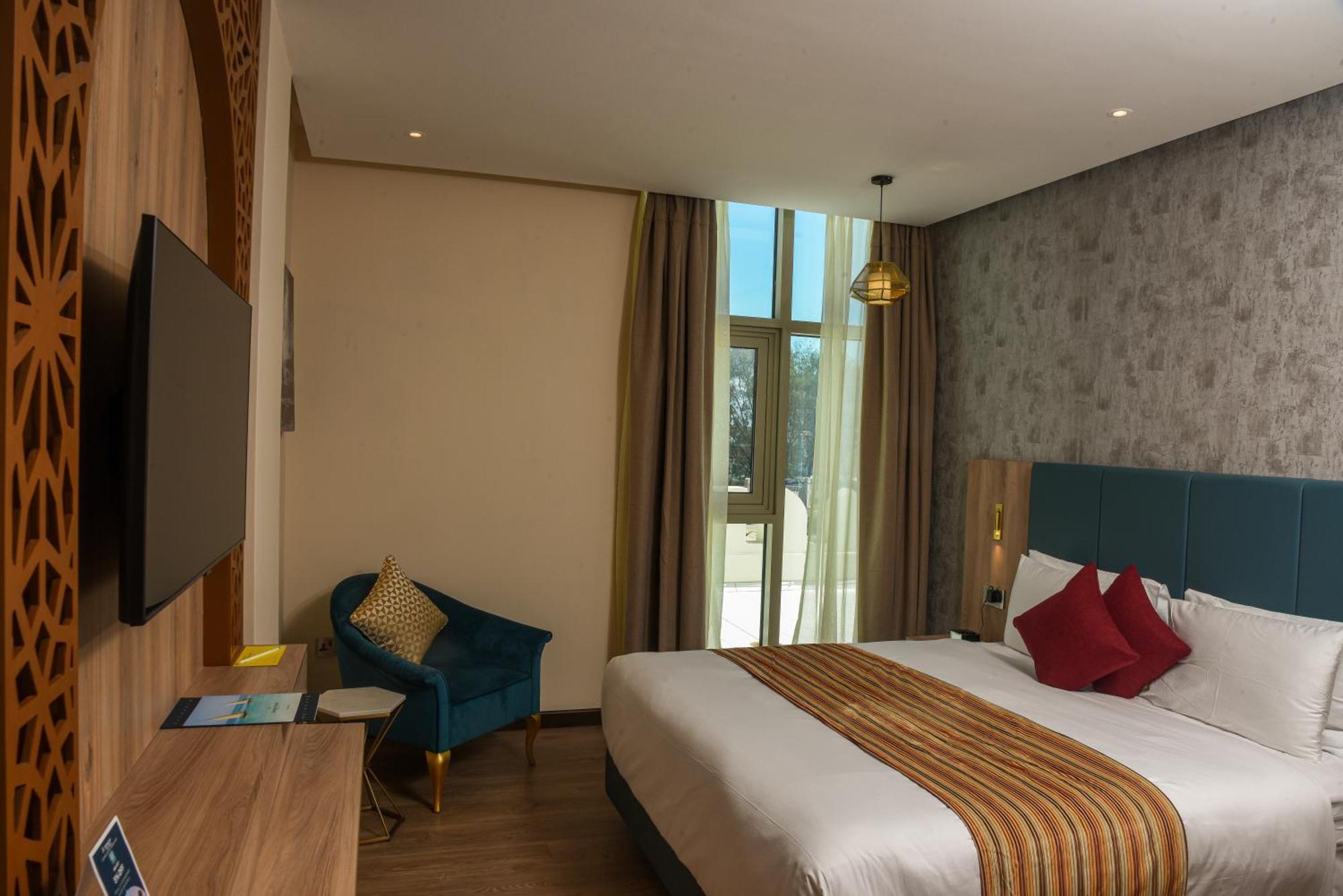 Hotel Golden Tulip Airport & 4*