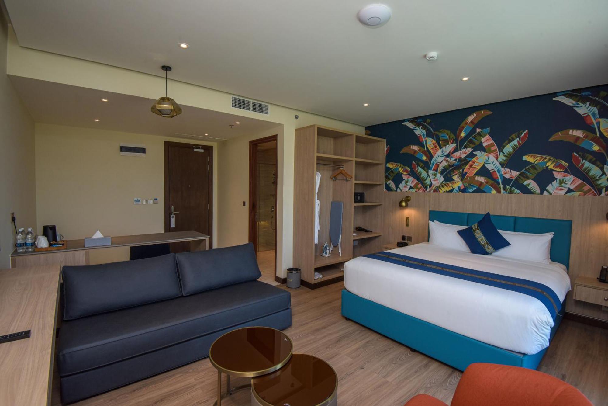 Hotel Golden Tulip Airport &