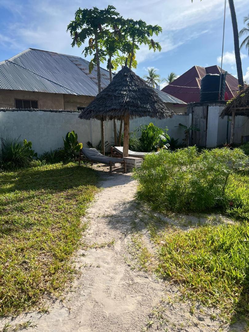 Hostel Mambo Leo Paje