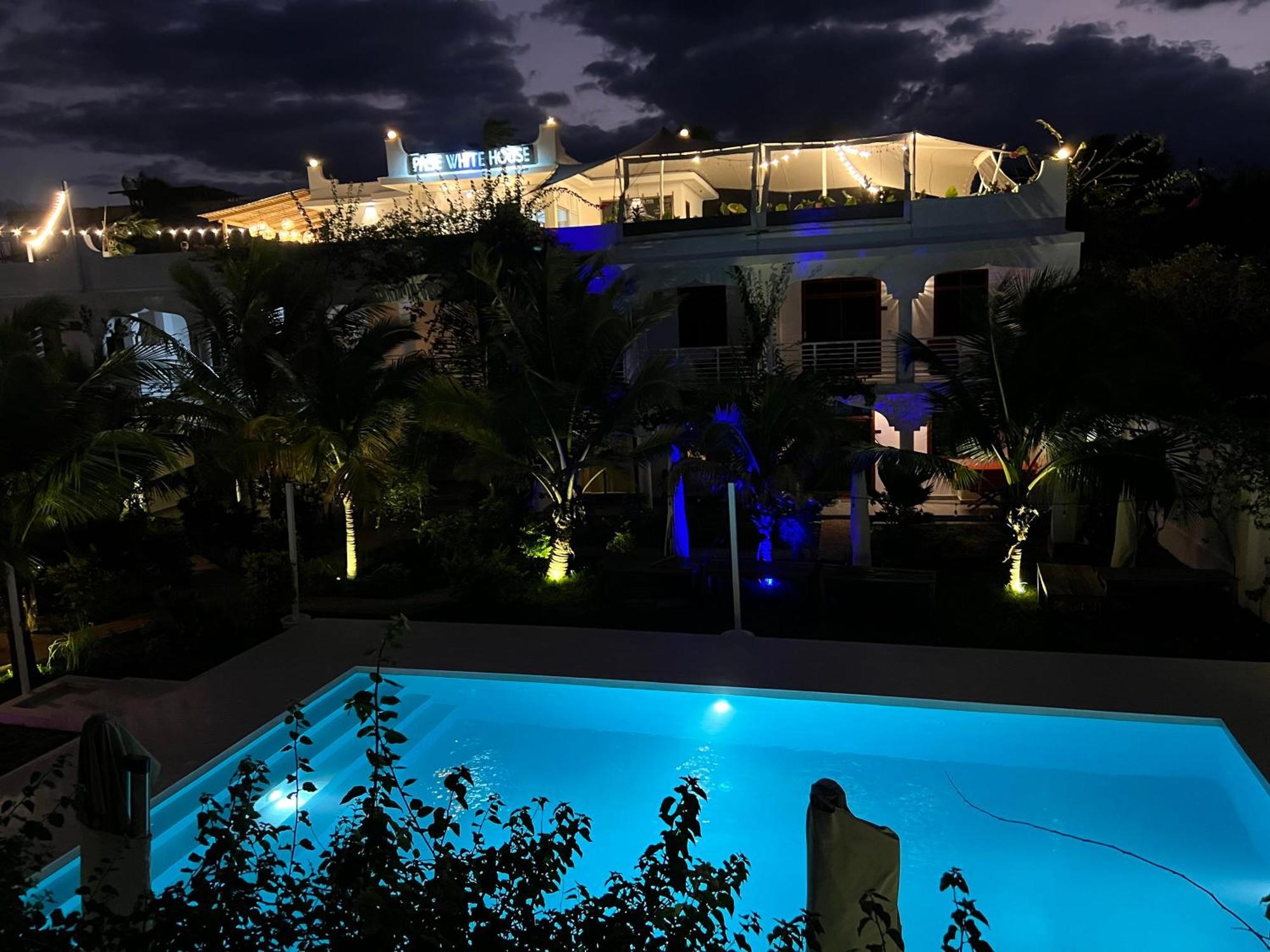 Resort White House *