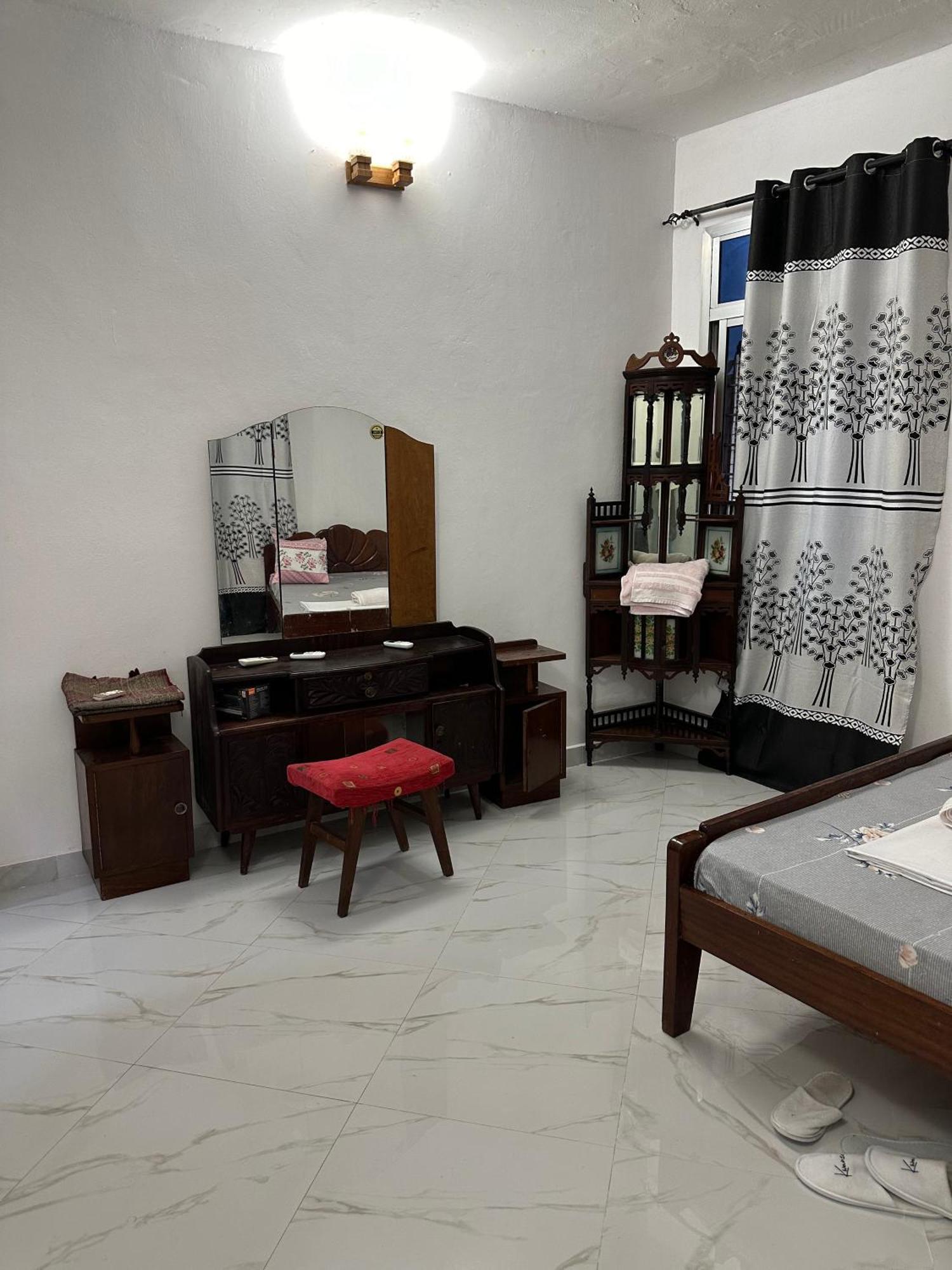 Apartment Pazuri *