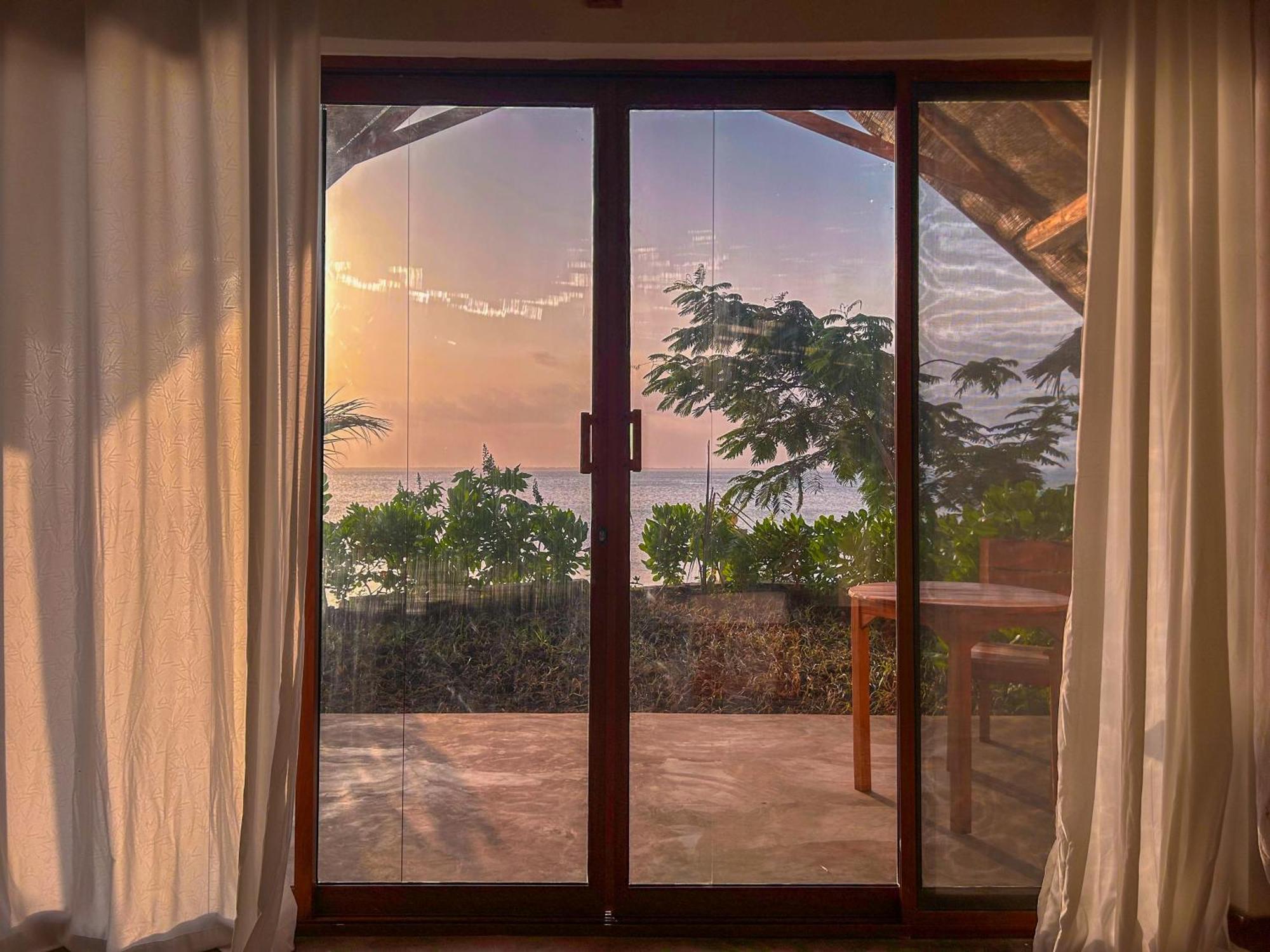 Hotel Bay *