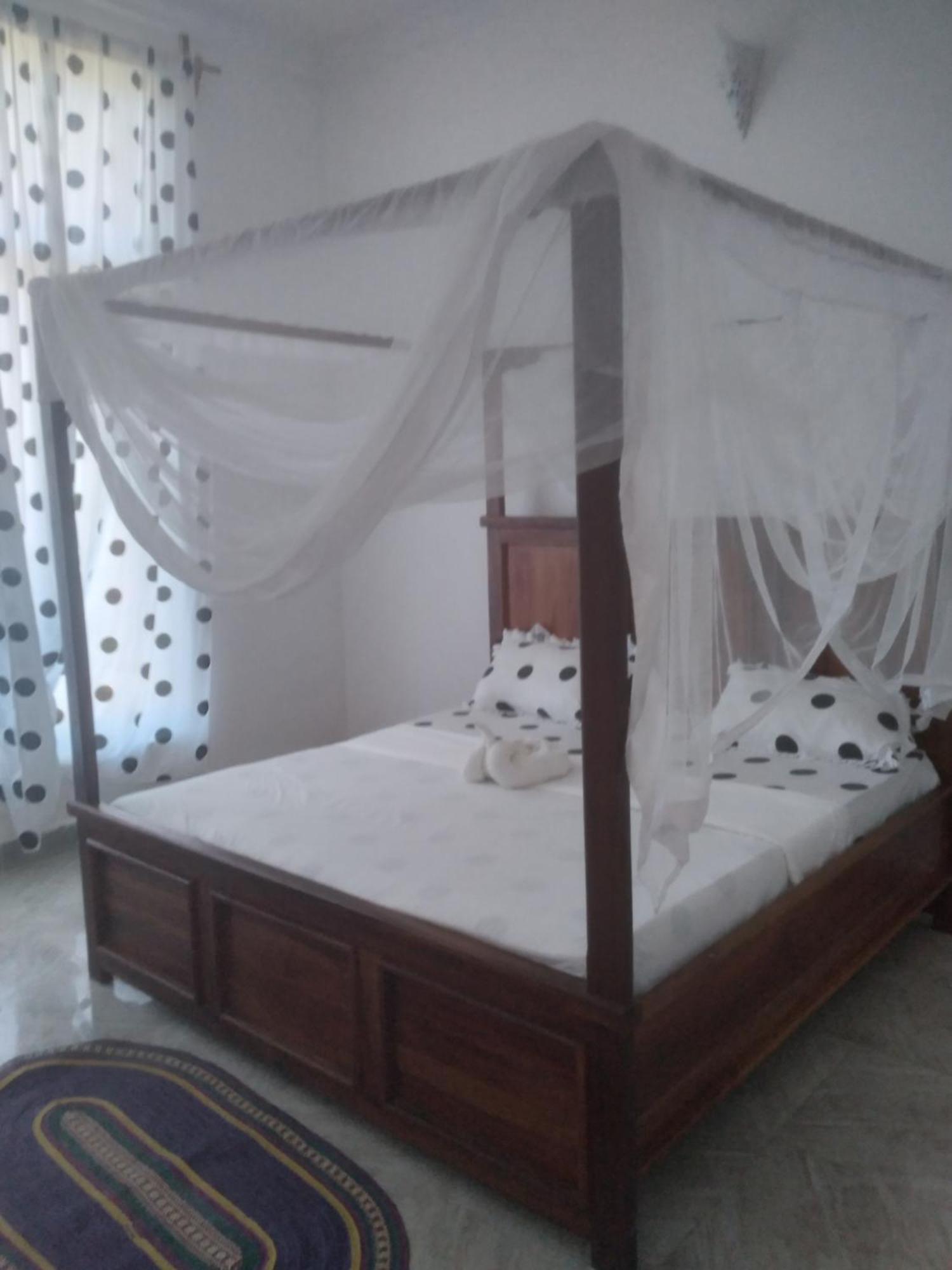 In Ras Aparthotel *