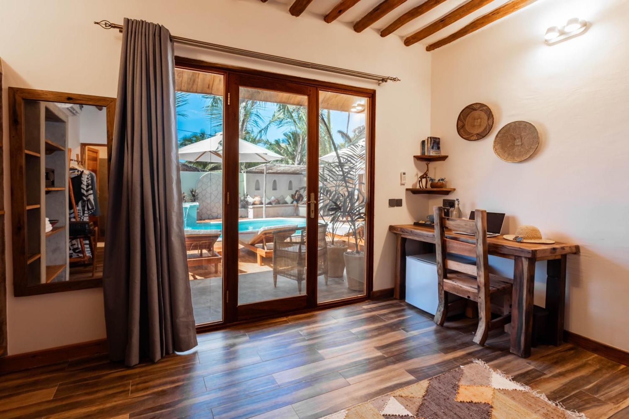 Hotel Casa Ananda Boutique 3*