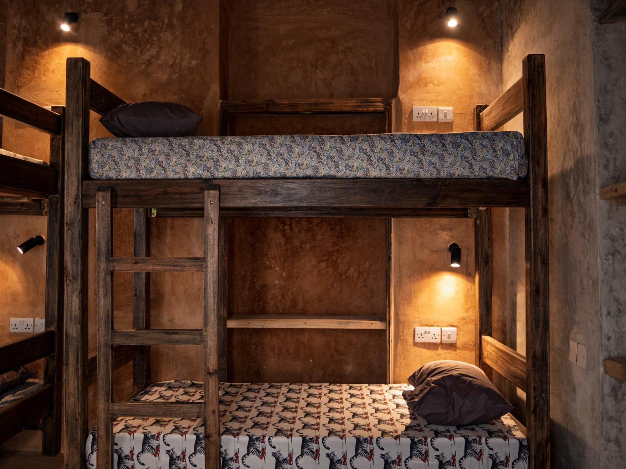 Firefly Boutique Hotel *