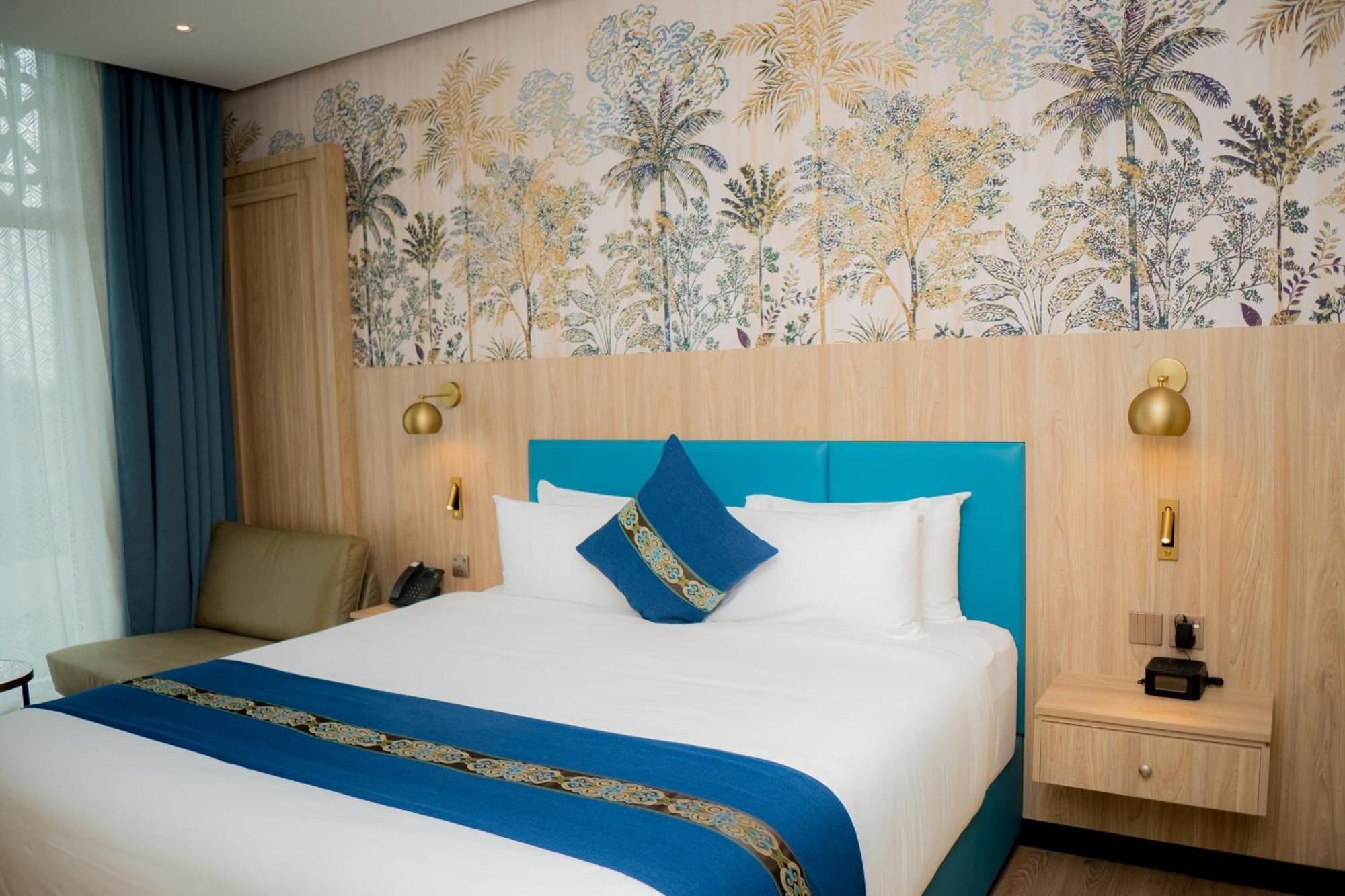 Hotel Golden Tulip Airport &