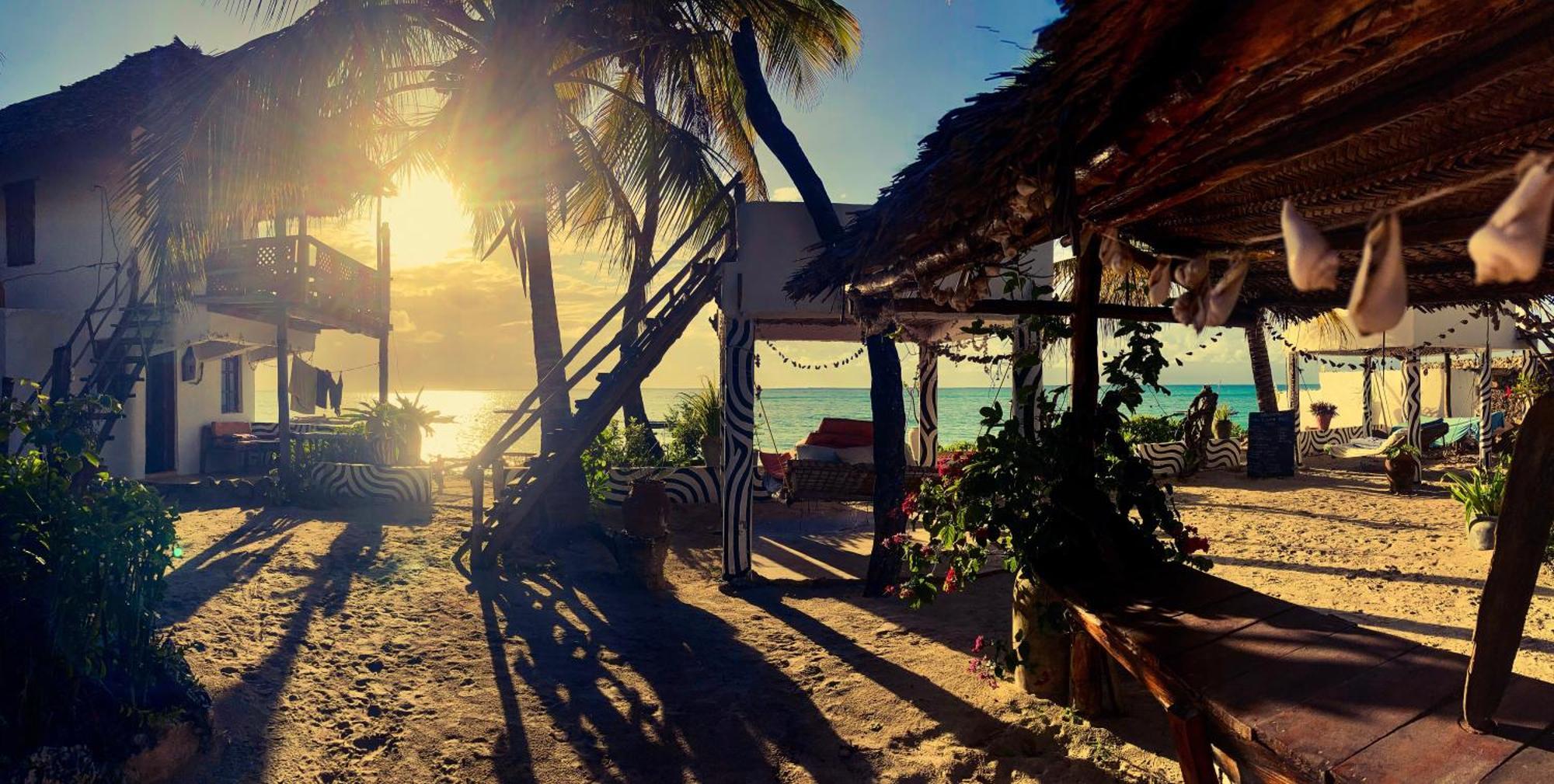 Mango House 3*