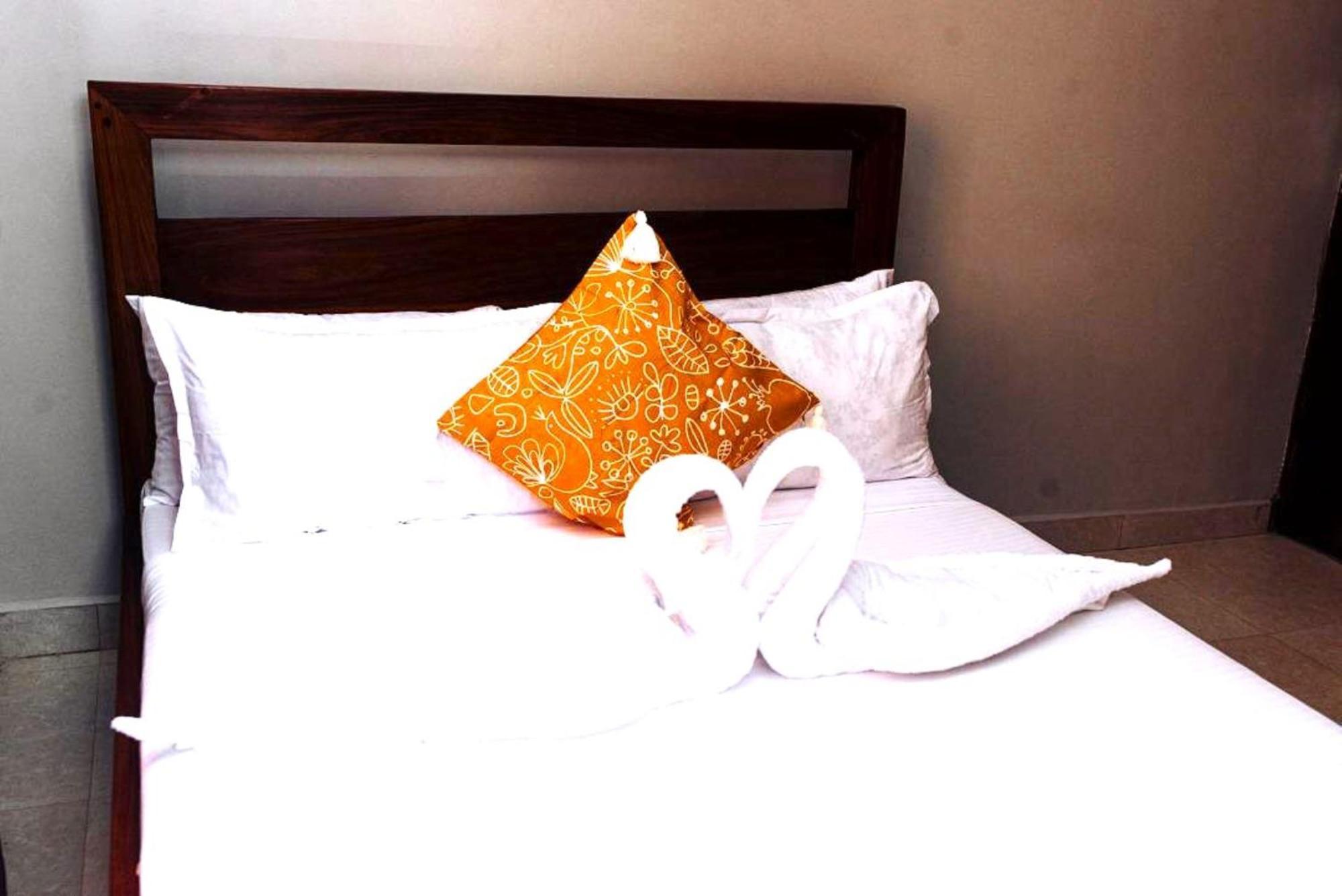 Uroa Hide Away Bed & Breakfast
